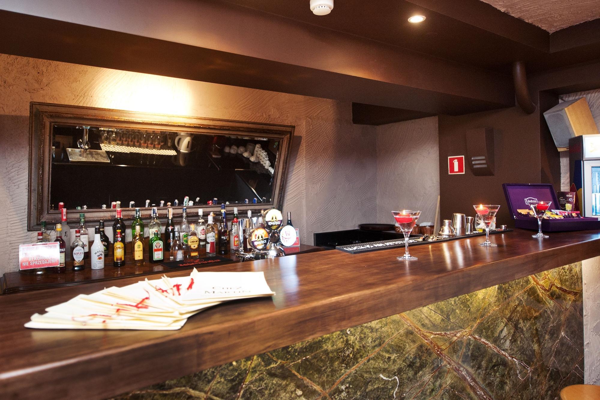 Bar/Salón Hotel Wielopole