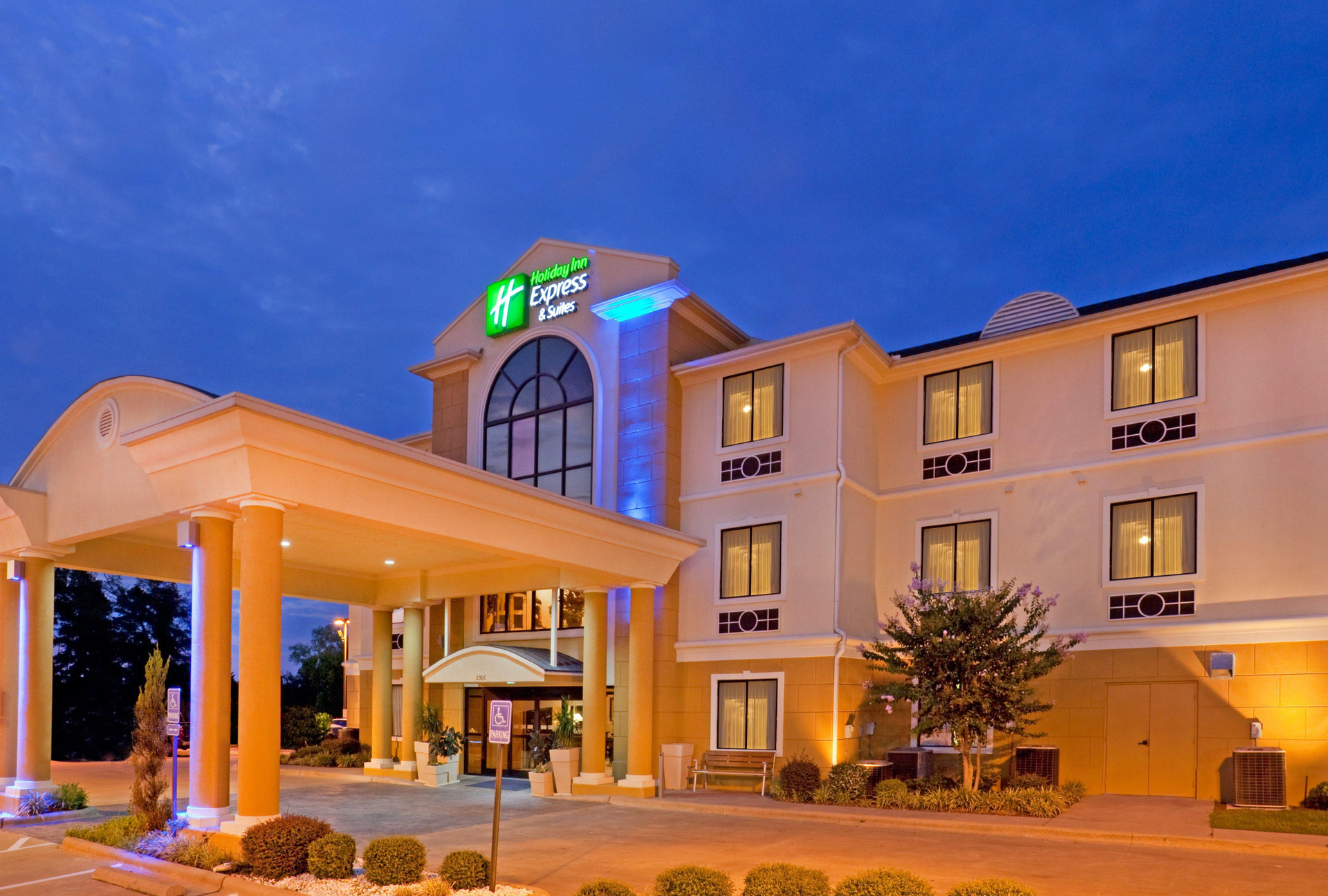 Vista Exterior Holiday Inn Express Hotel & Suites Mount Pleasant by IHG