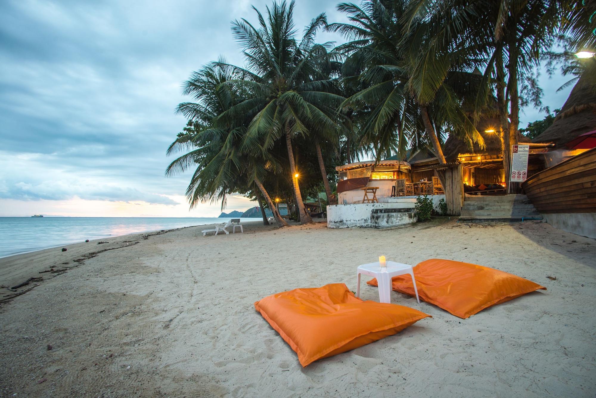 Playa B52 Beach Resort
