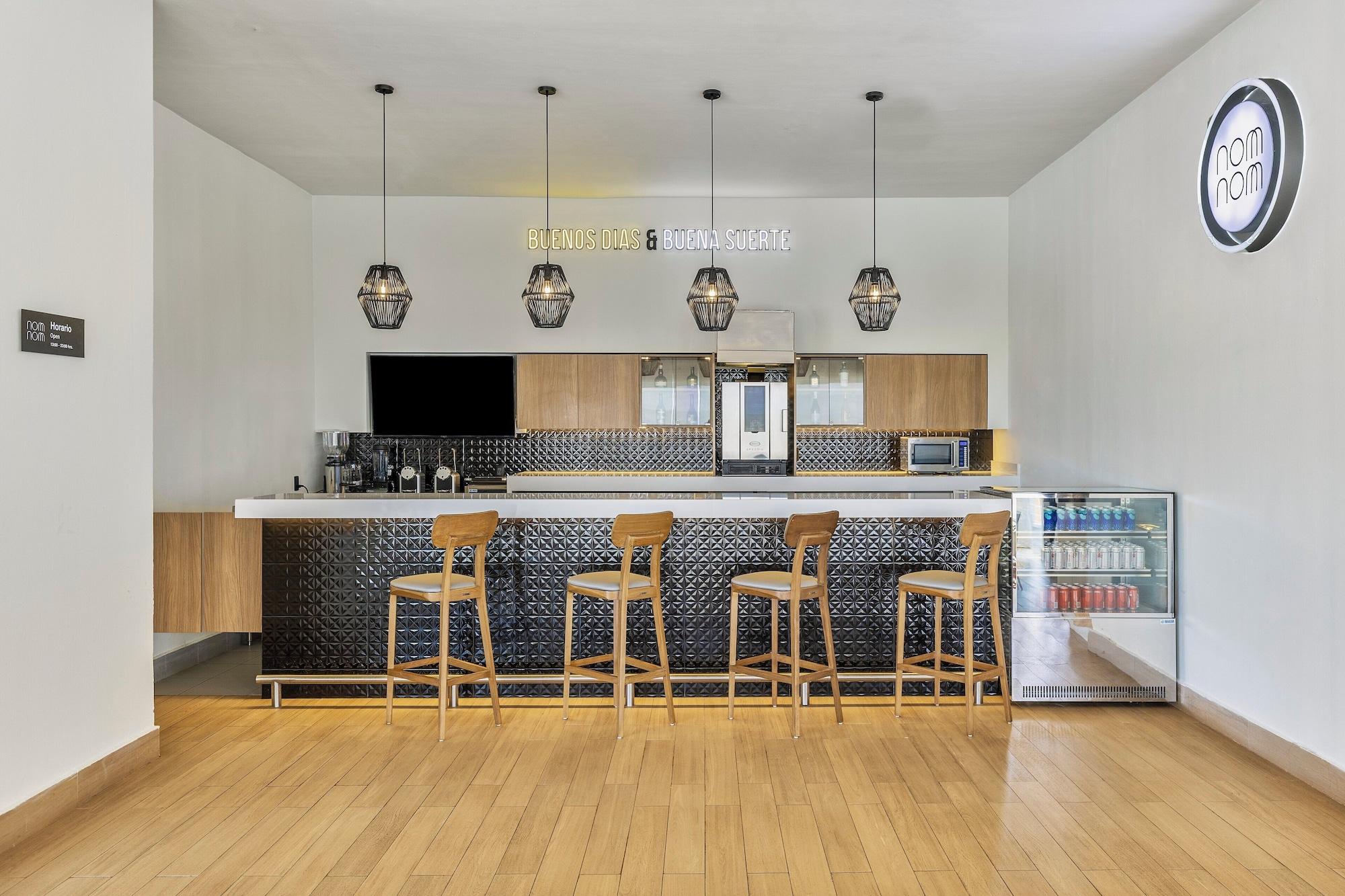 Bar/Salón Fiesta Inn Express Durango