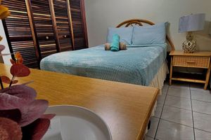 Alquiler Vacacional - Steps from Bakery, A/C Comfort, Secure & Central