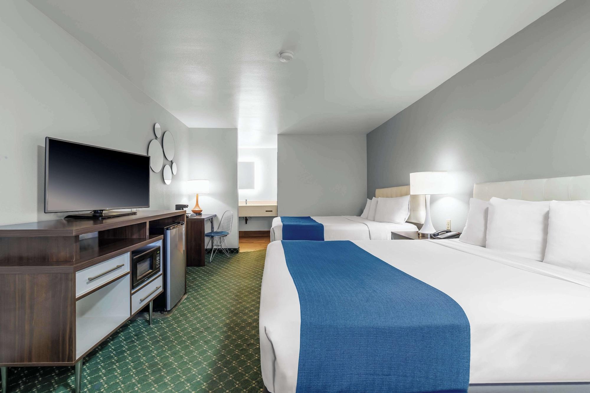 Varios Studio 6 Suites – Flagstaff, AZ