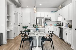 Alquiler Vacacional - Dallas Urban Oasis Prime Location  2 BR LUX