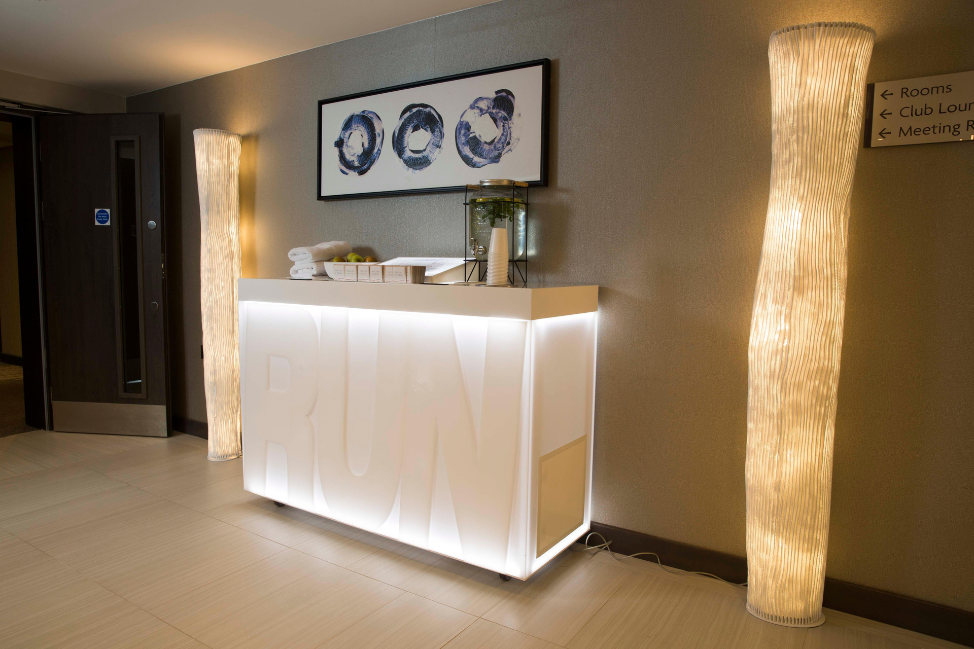 Vista Lobby Crowne Plaza Basingstoke, an IHG Hotel