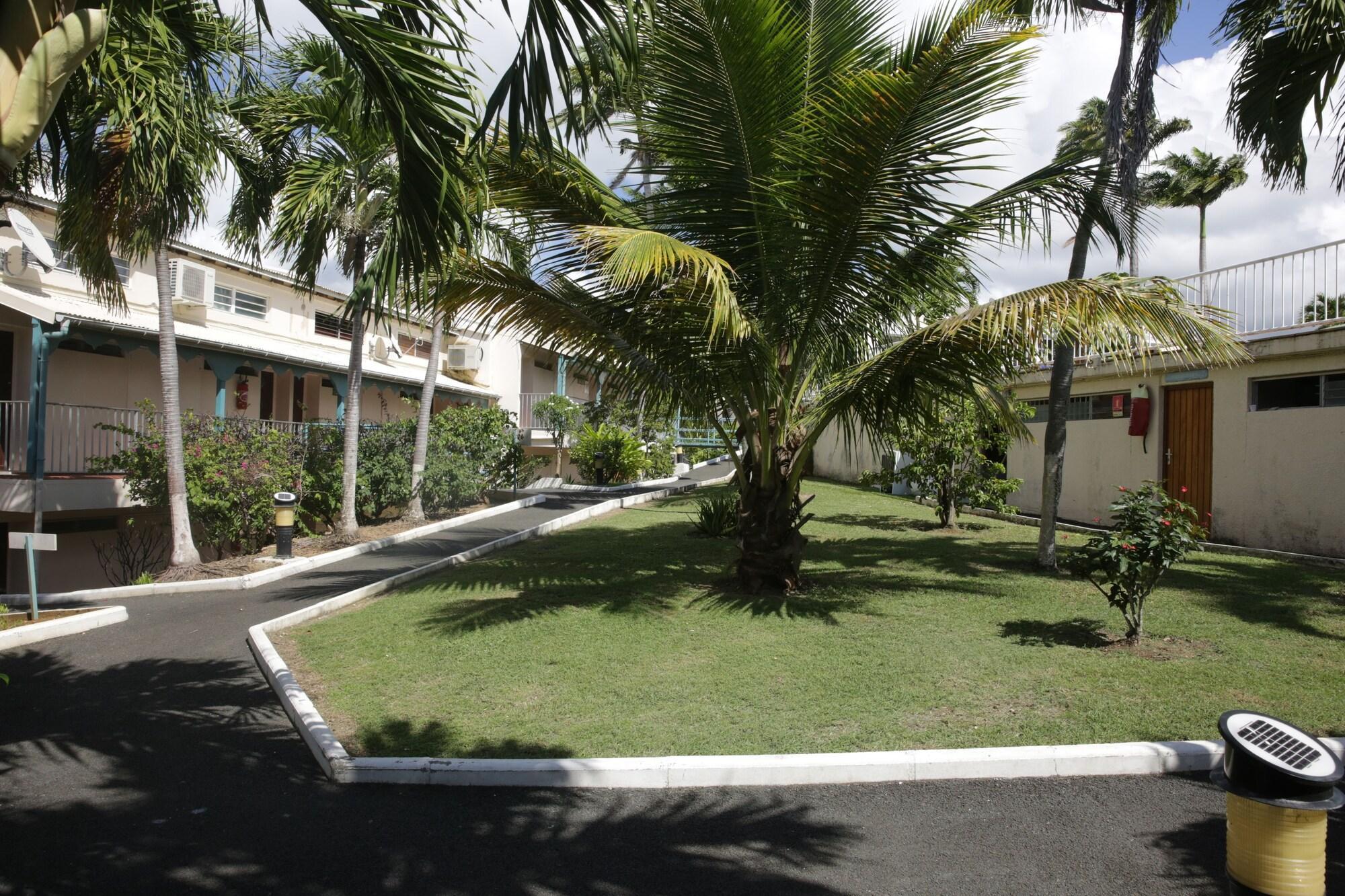 Vista Exterior Auberge Le Parasol