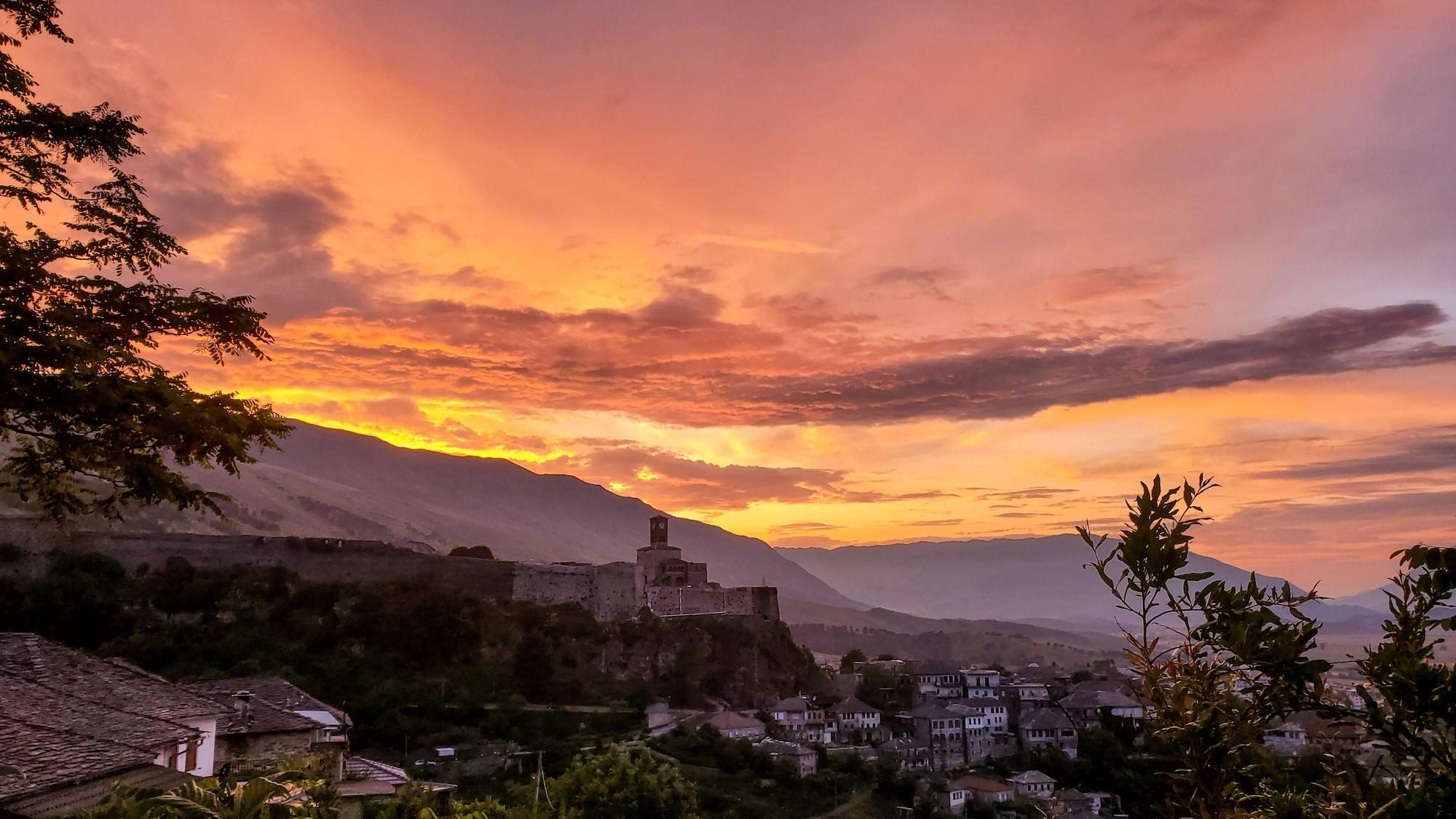 Vista Exterior Clockwise Gjirokaster