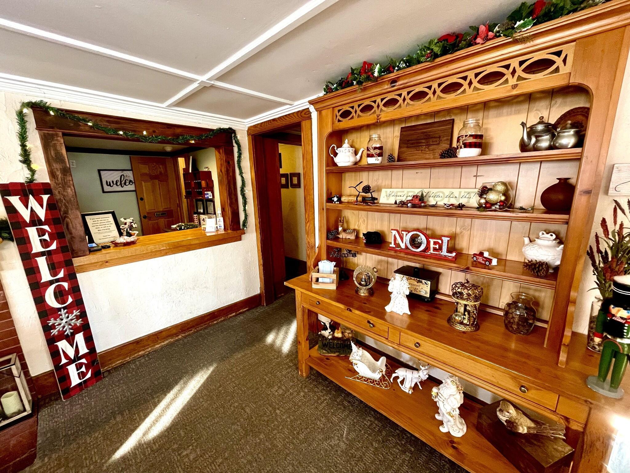Vista Lobby The Vermont Inn