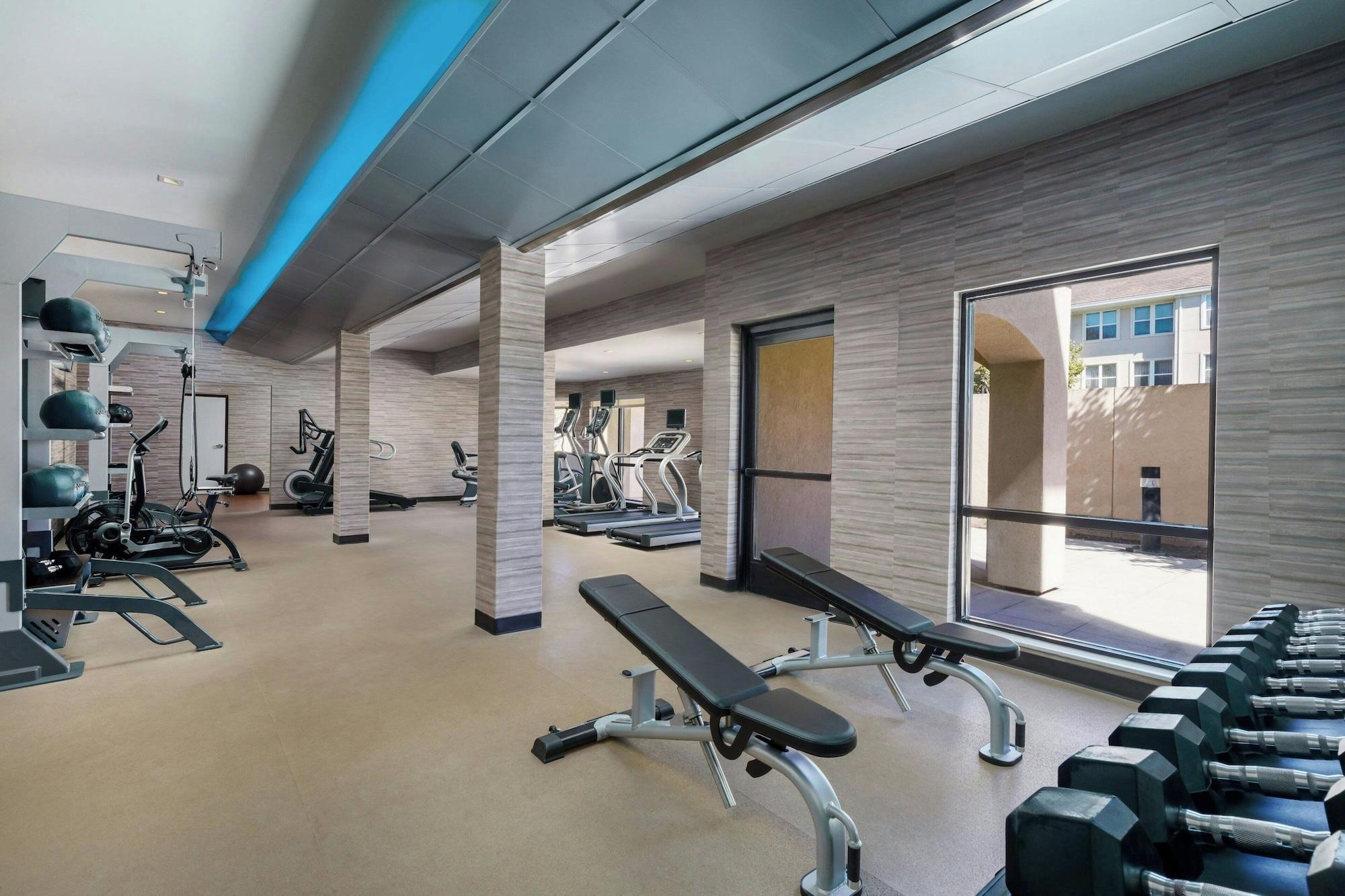 Gimnasio Courtyard by Marriott Salinas Monterey