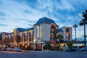 Alojamiento - Coast Burbank Hotel