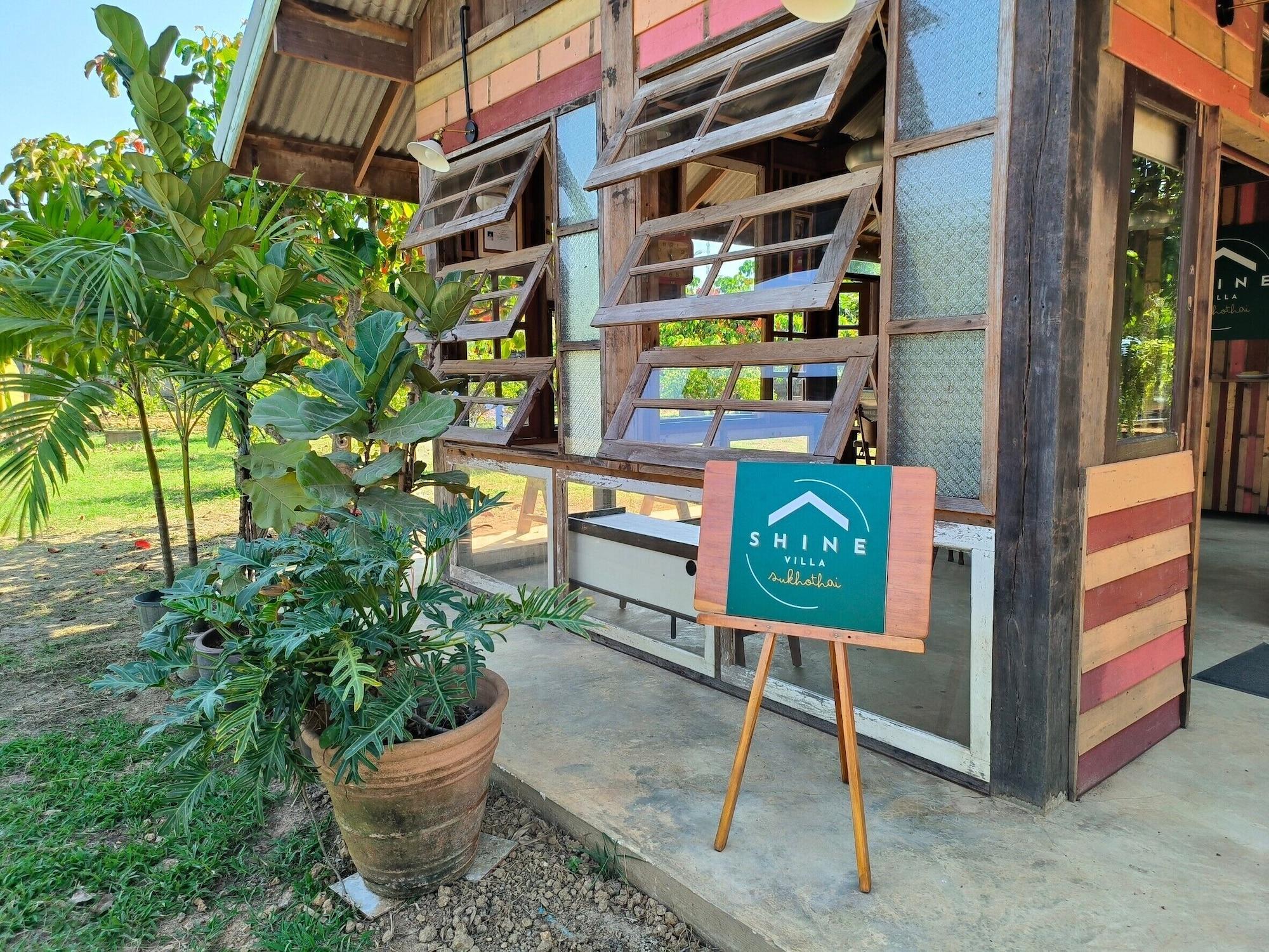 Vista Exterior Shine Villa Sukhothai