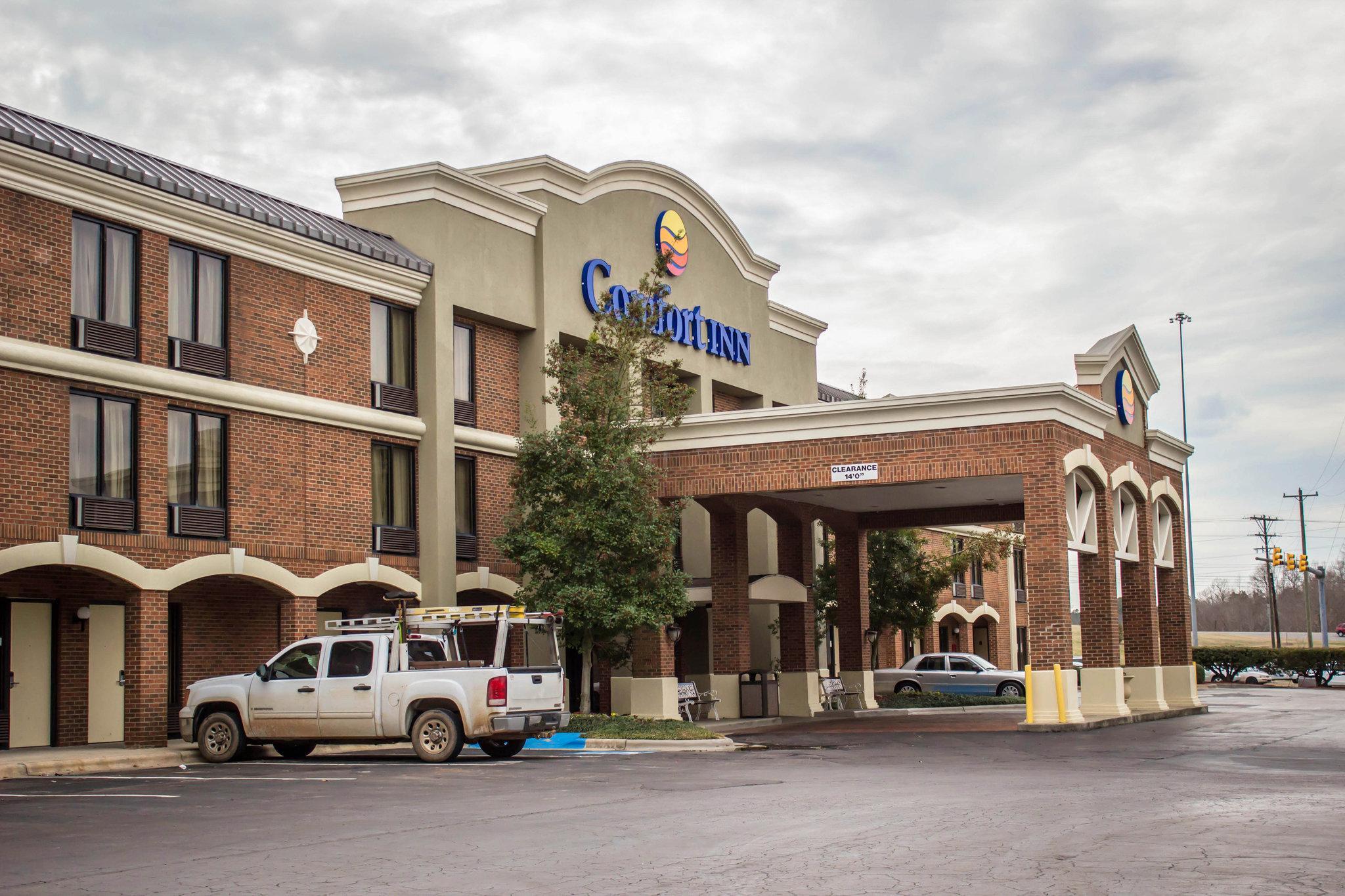 Vista Exterior Clarion Pointe