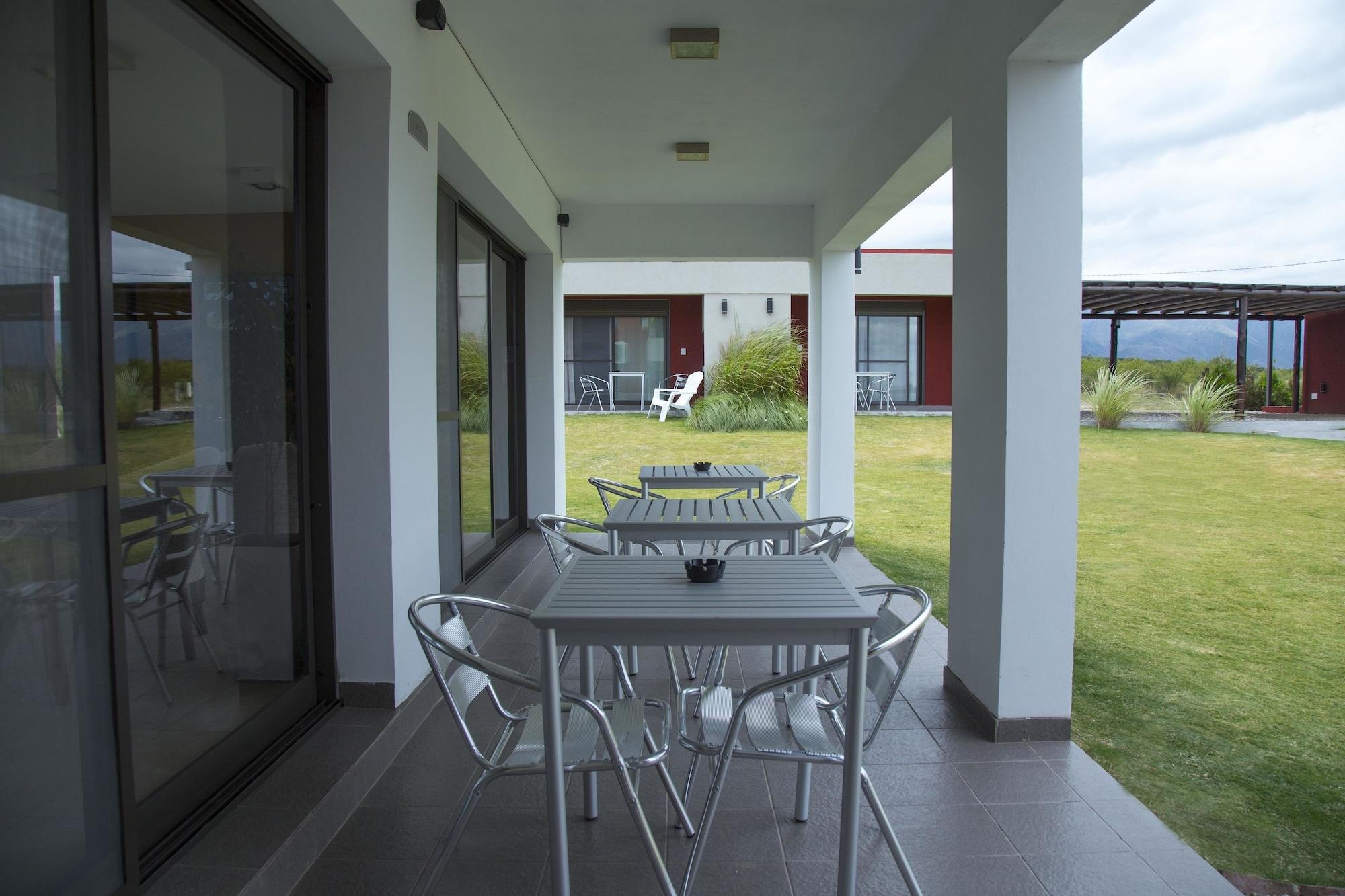 Vista Exterior Colinas de Nono - Premium Suites