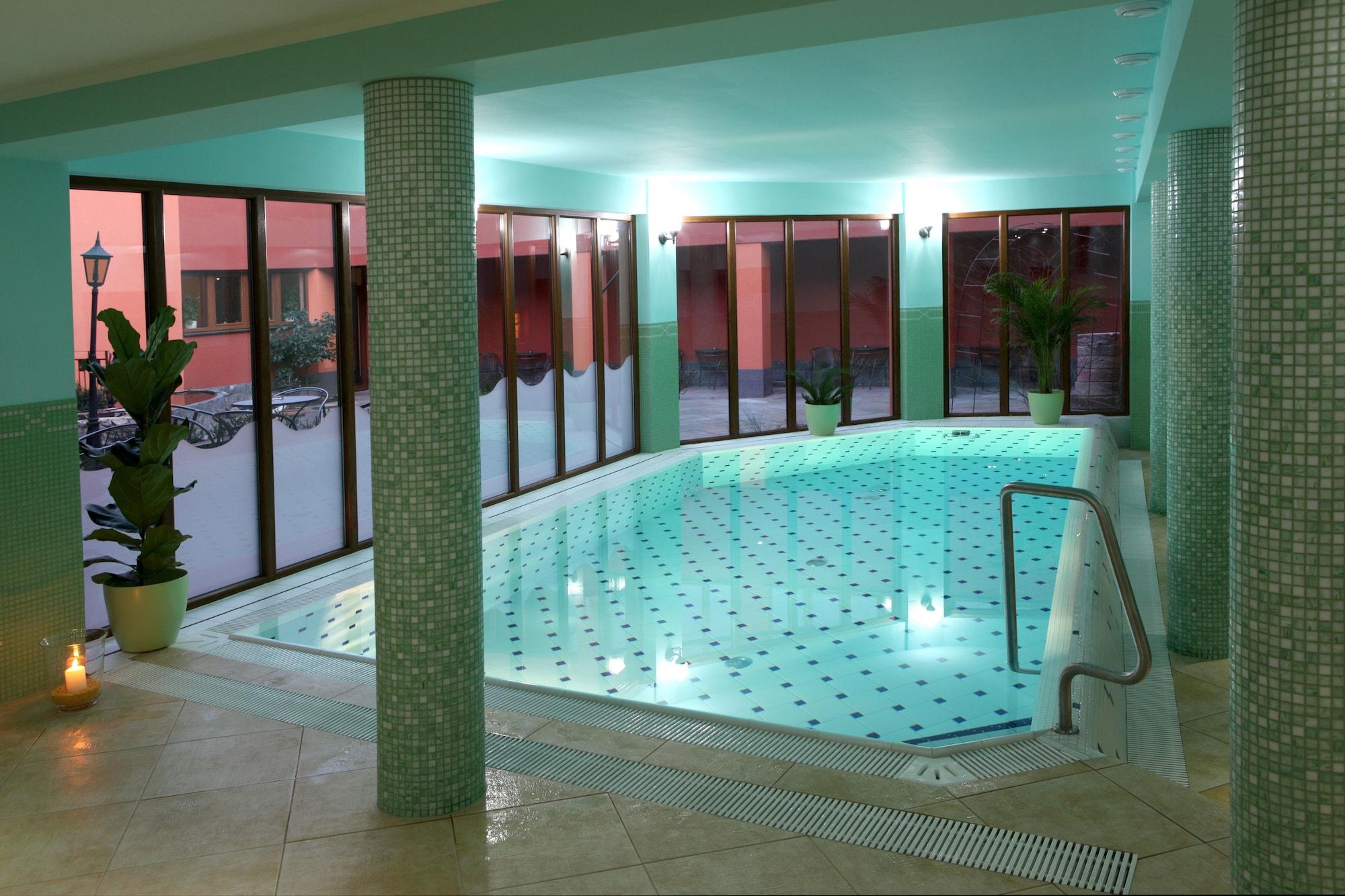 Vista Piscina Hotel Majolika