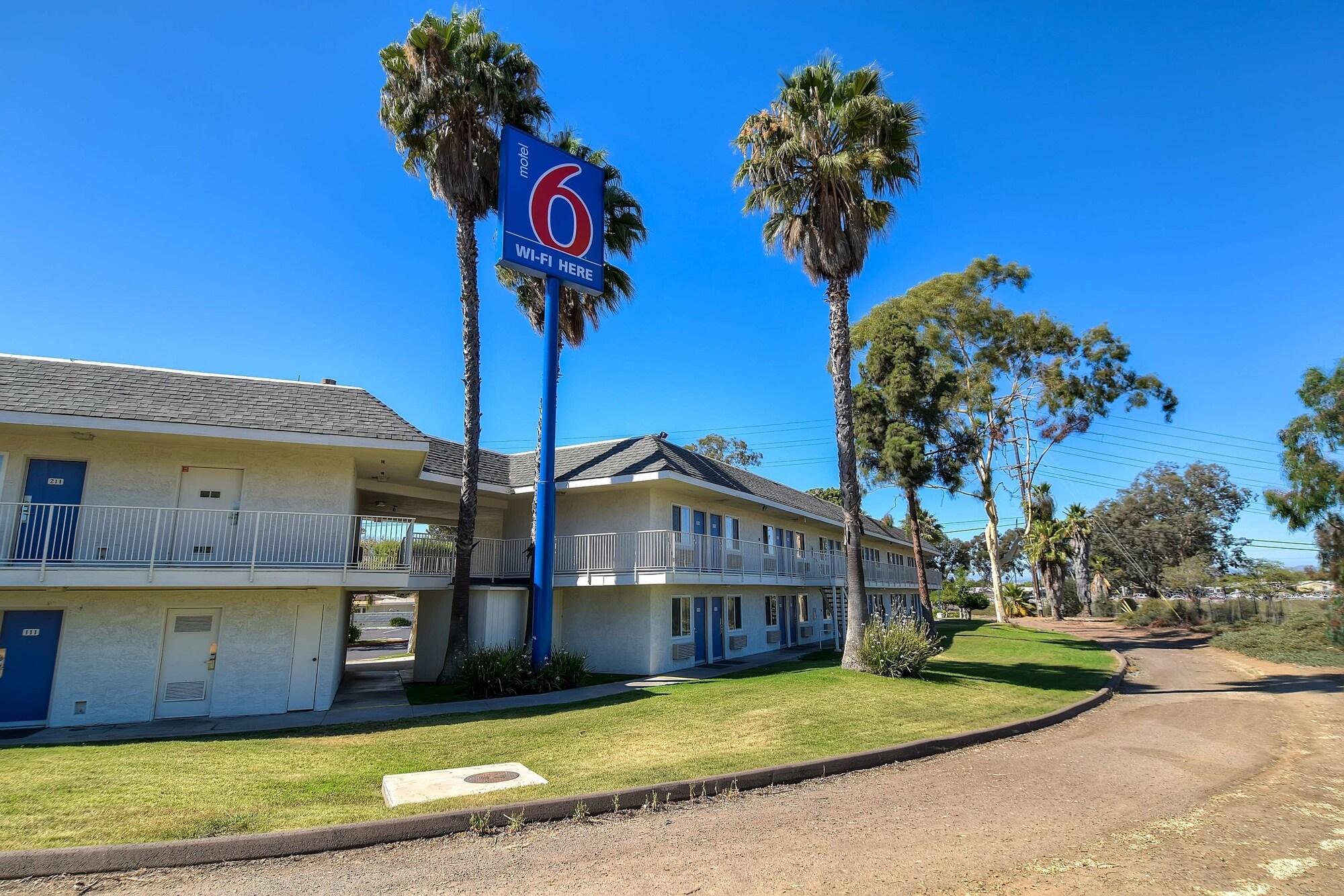 Vista Exterior Motel 6 San Diego North