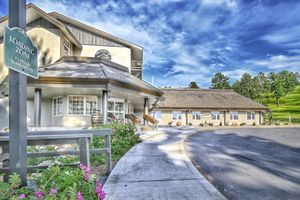 Alojamiento - Pine Mountain Ski & Golf Resort