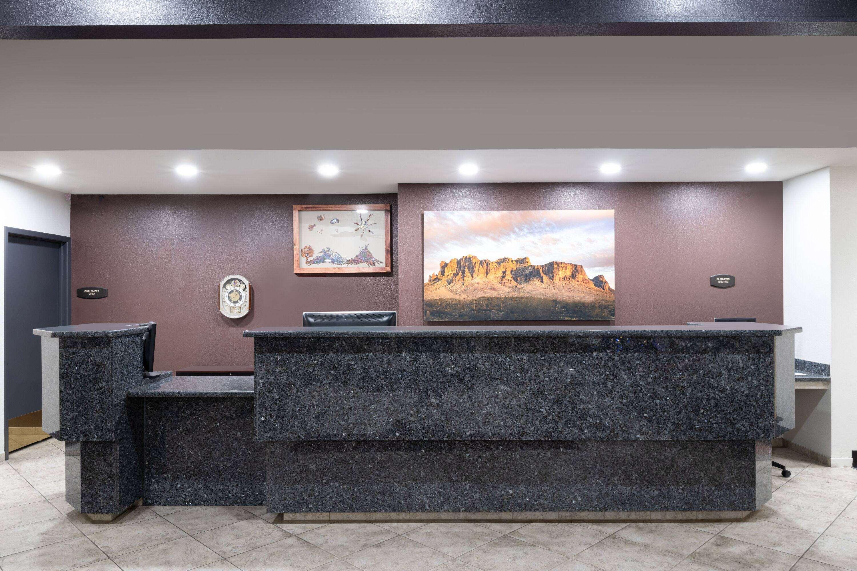 Vista Lobby Travelodge By Wyndham Globe Az