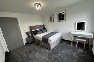 Alquiler Vacacional - Luxurious two Bedrooms Apartment Slough