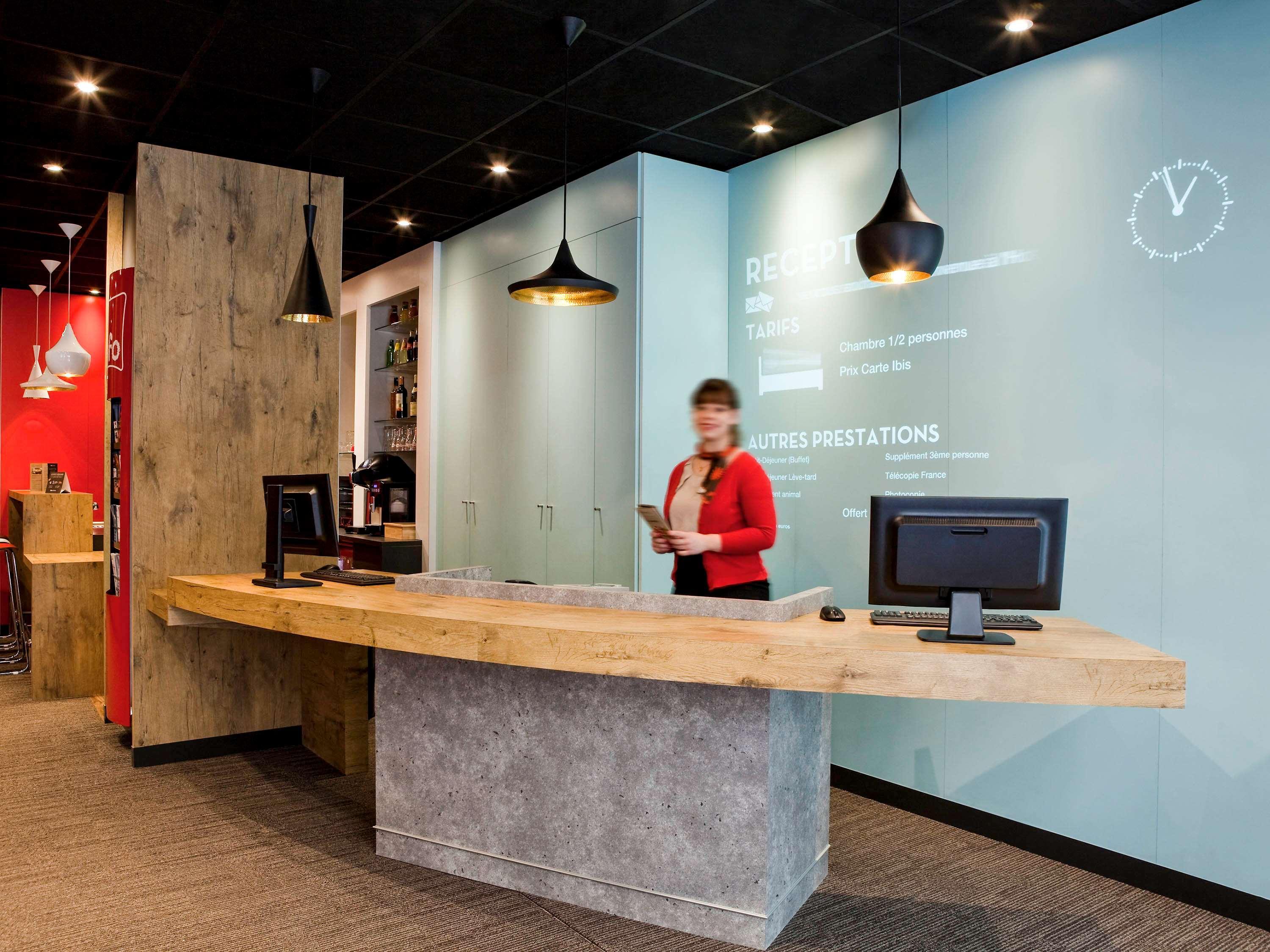 Vista Lobby ibis Paris Gare de l'Est TGV