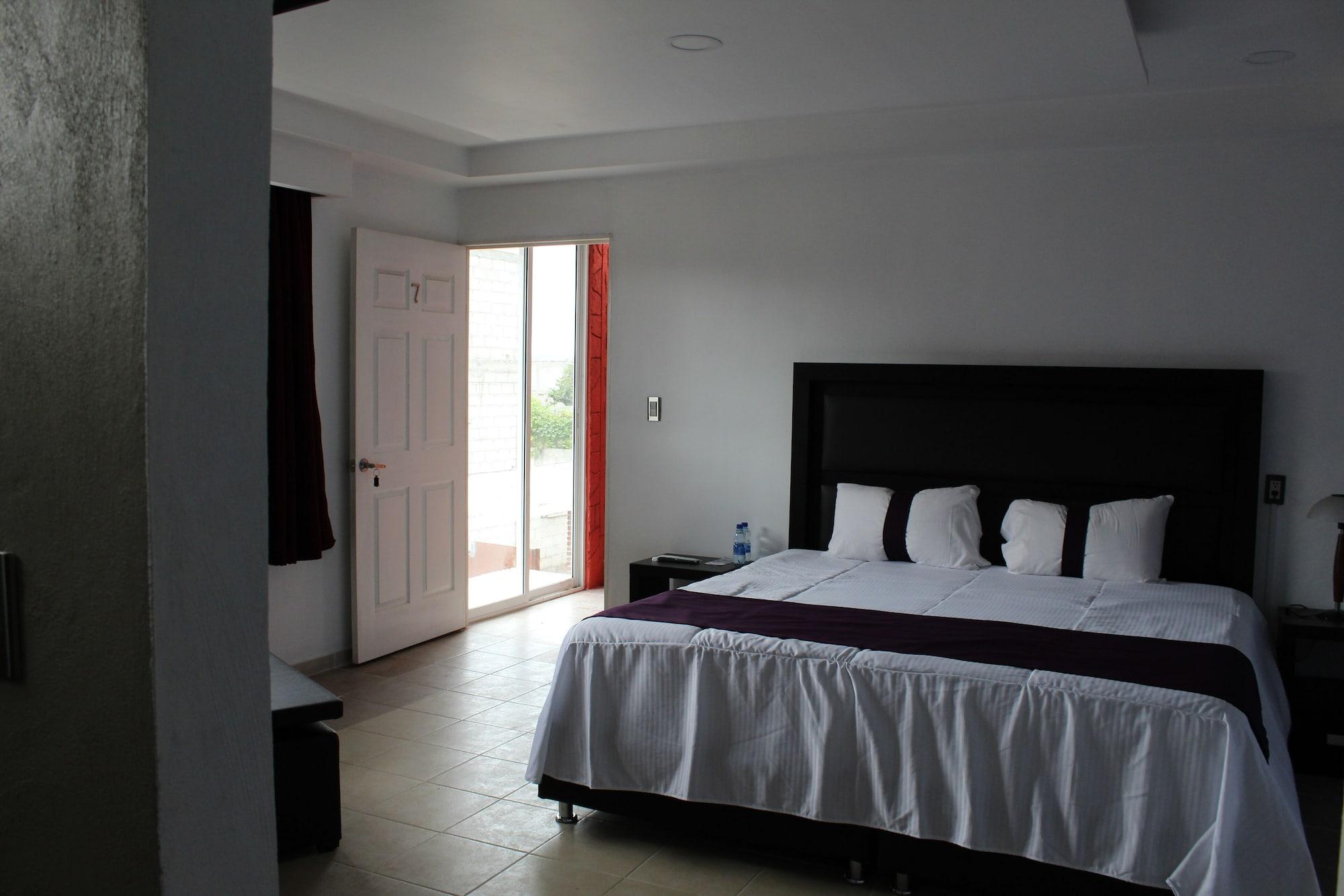 Varios Hotel Boutique Tonalli