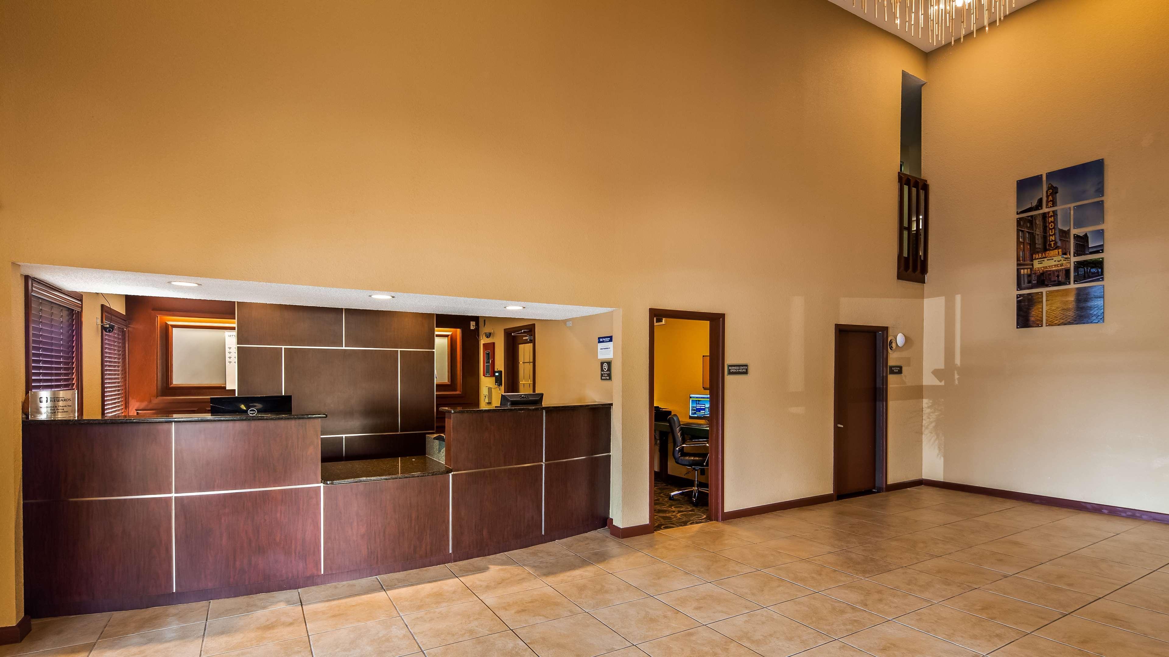 Vista Lobby Best Western Plus Anderson