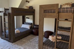 Alojamiento - WS Ranch Luxe Farmhouse w/Pool, Lake & Prairie Views. Camp Loft and Pool House