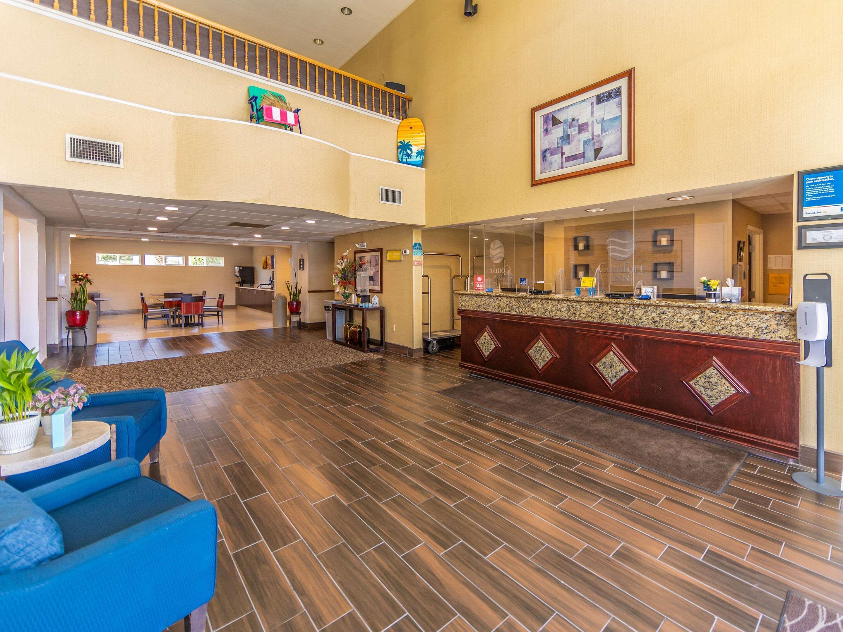 Vista Lobby Comfort Inn Hanford Lemoore