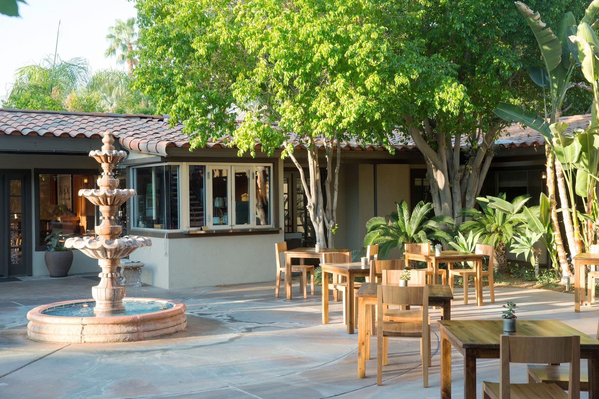 Restaurant Santiago Resort - Palm Springs Premier Gay Men’s Resort