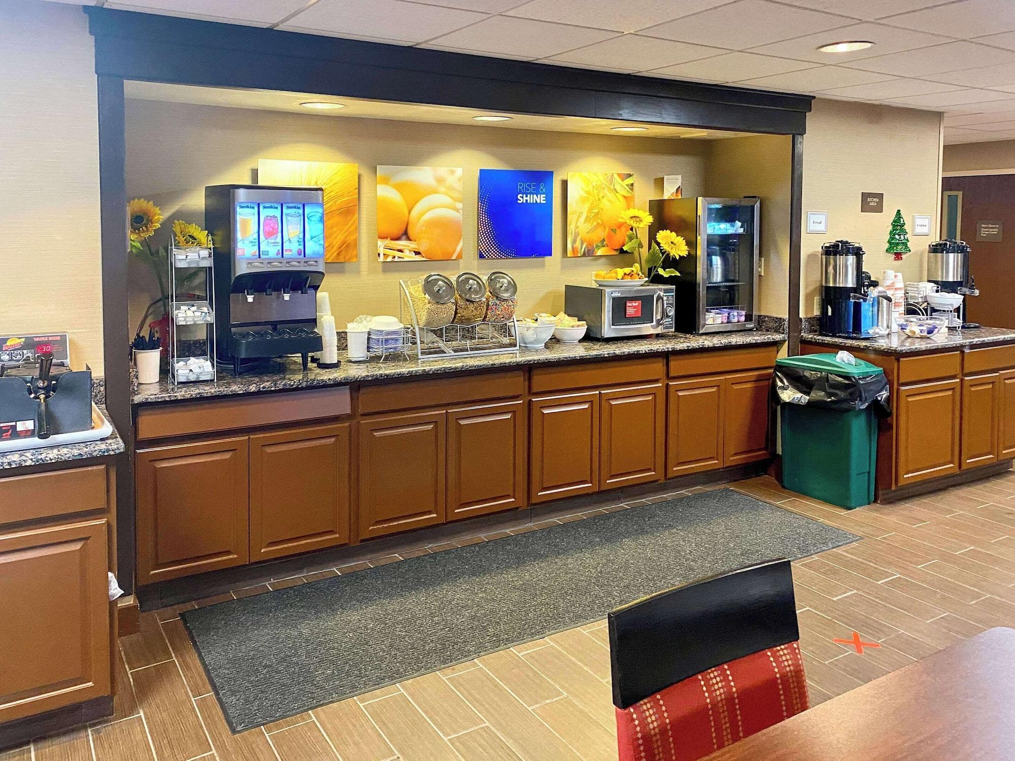 Restaurant Comfort Suites Near Casinos Norwich-Uncasville CT
