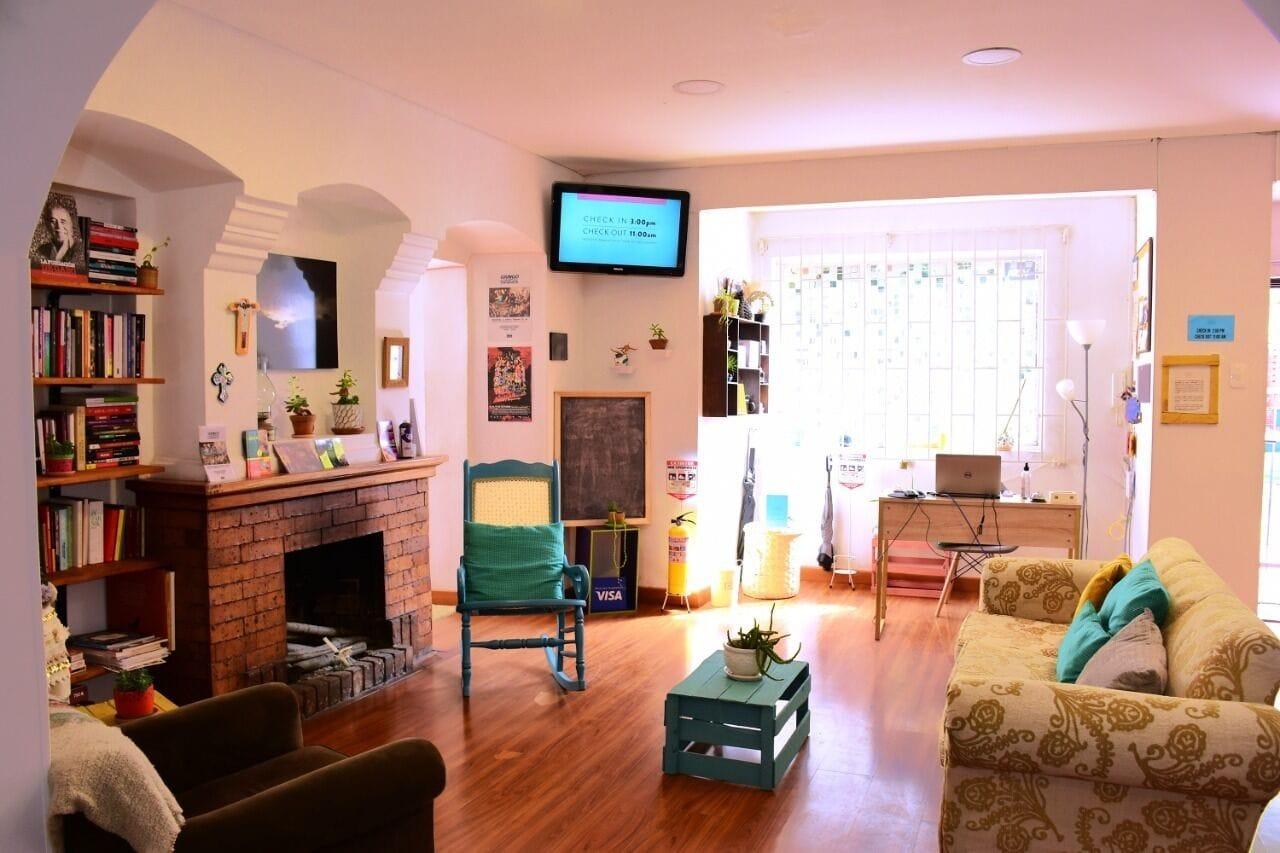 Vista Lobby Hostal Macondo Bogota