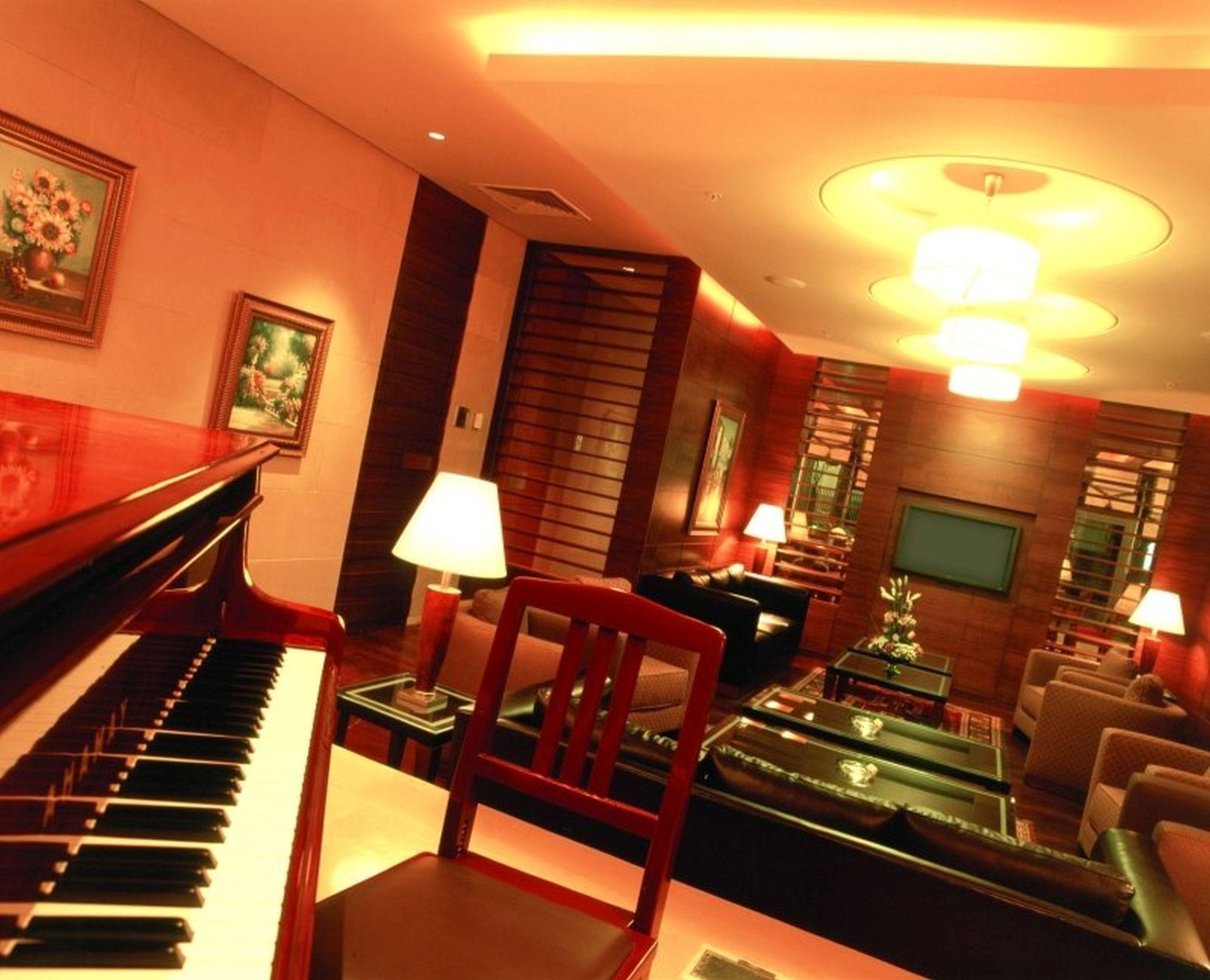 Vista Lobby Ramada Plaza by Wyndham Beirut Raouche