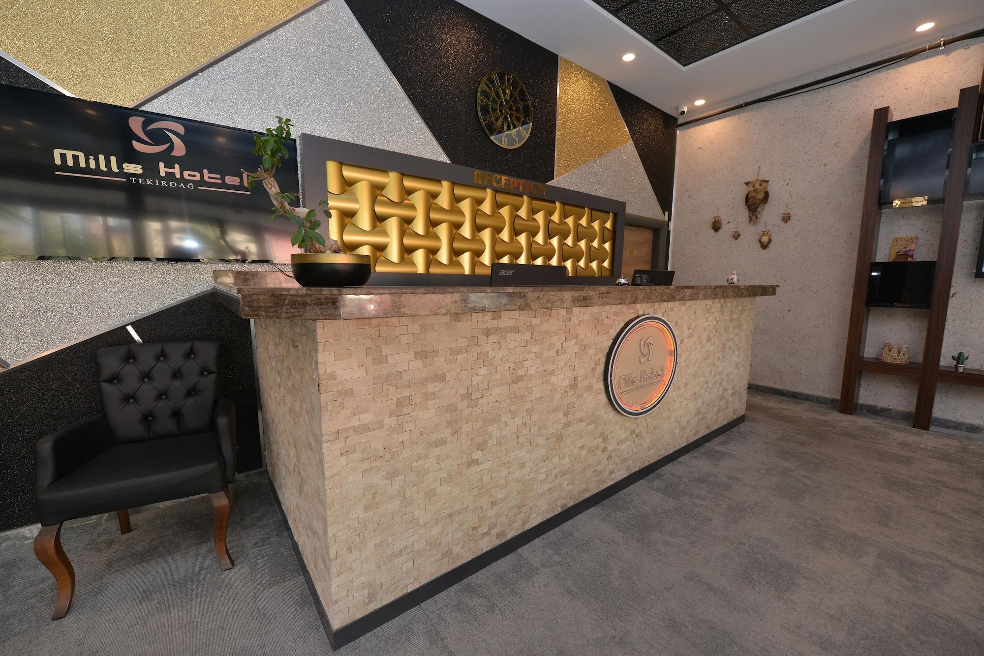 Vista Lobby MILLS HOTEL