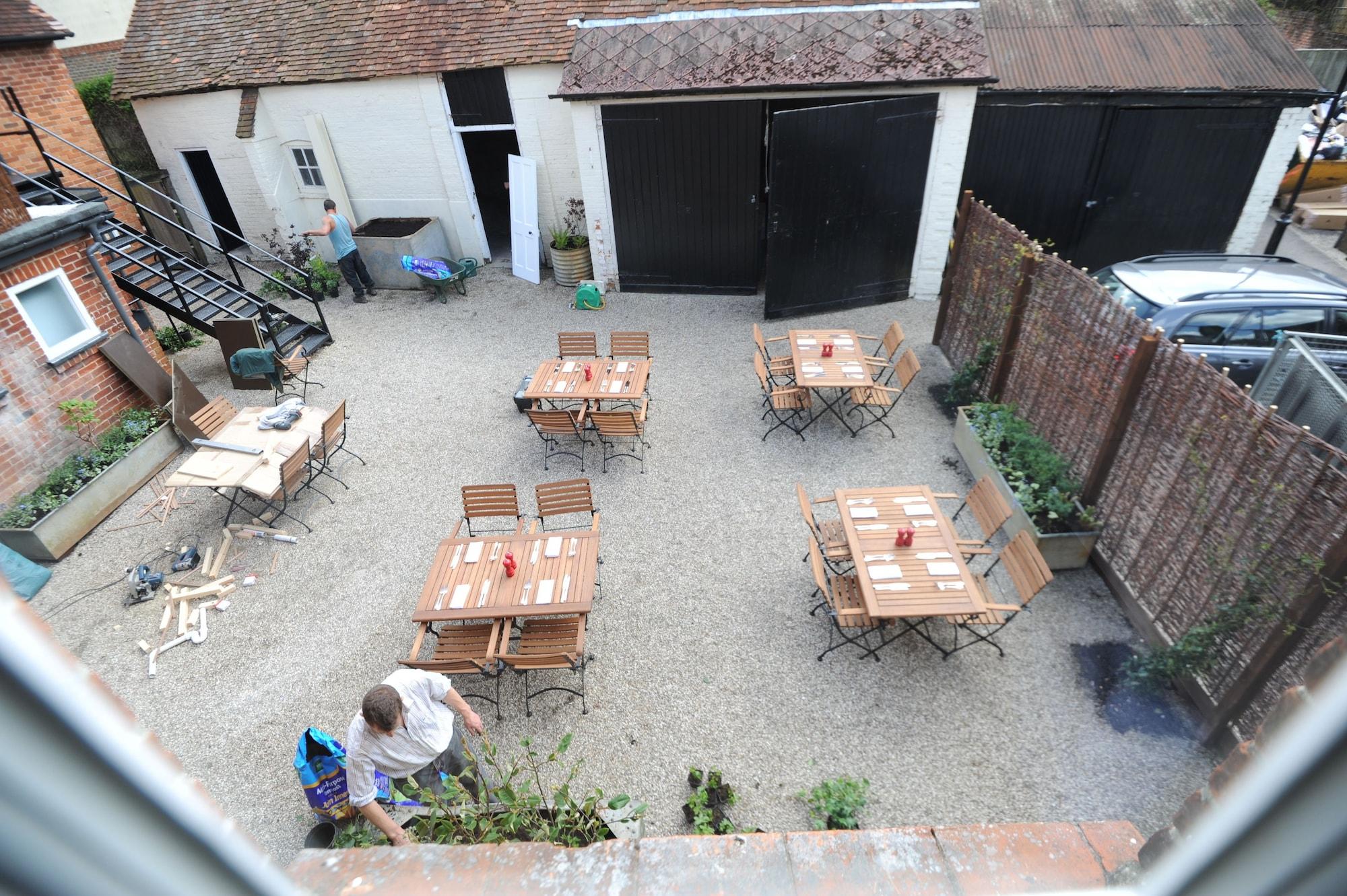 Vista Exterior Bel & The Dragon Kingsclere