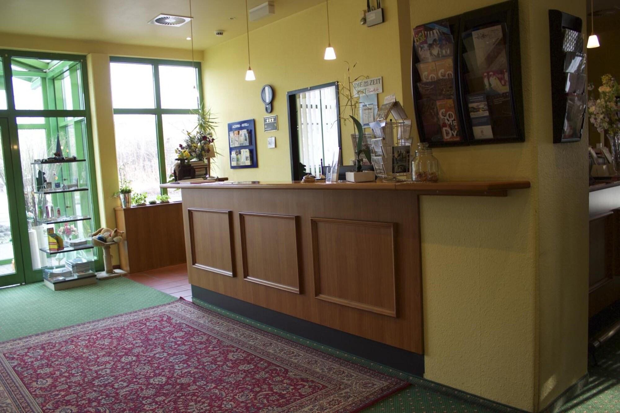 Vista Lobby Acron Hotel