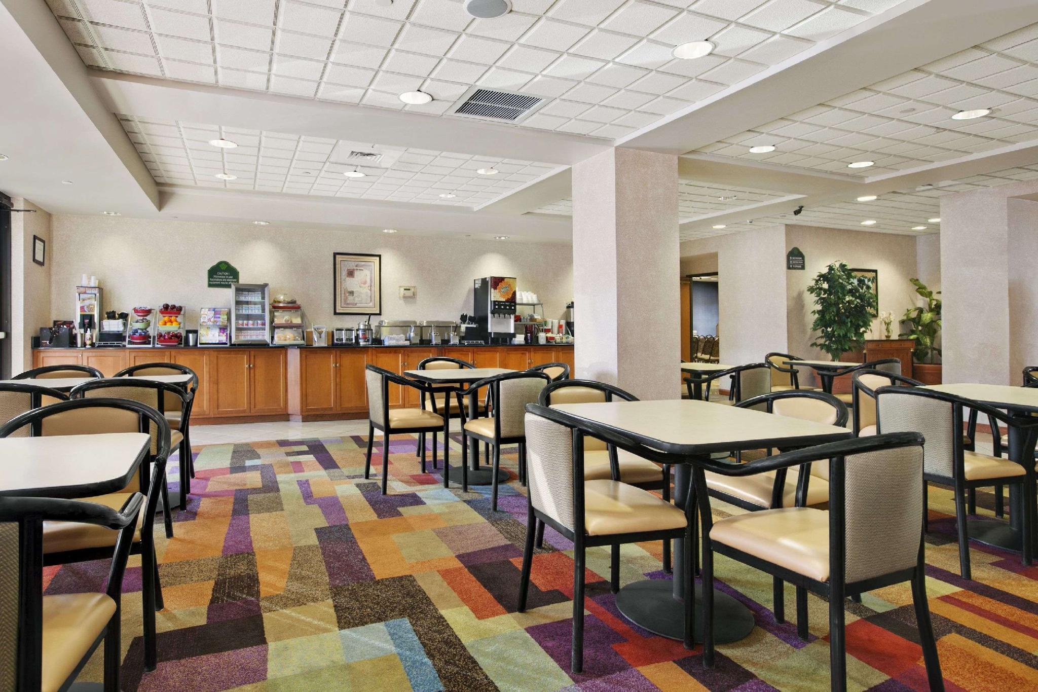Vista Lobby Comfort Inn and Suites Mt Laurel Cherry Hill