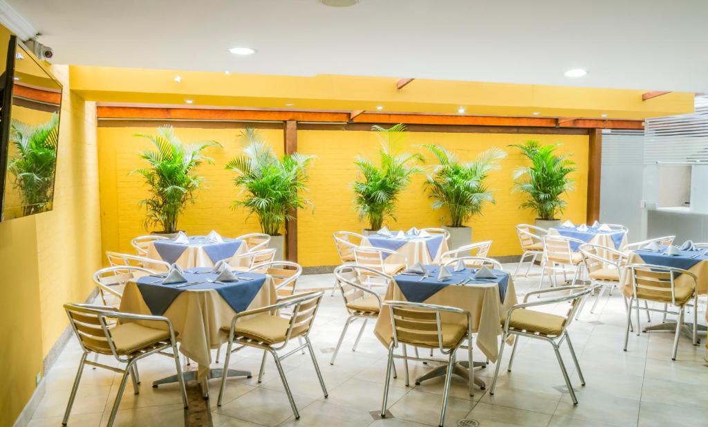Restaurant Hotel Regency Suites La Feria