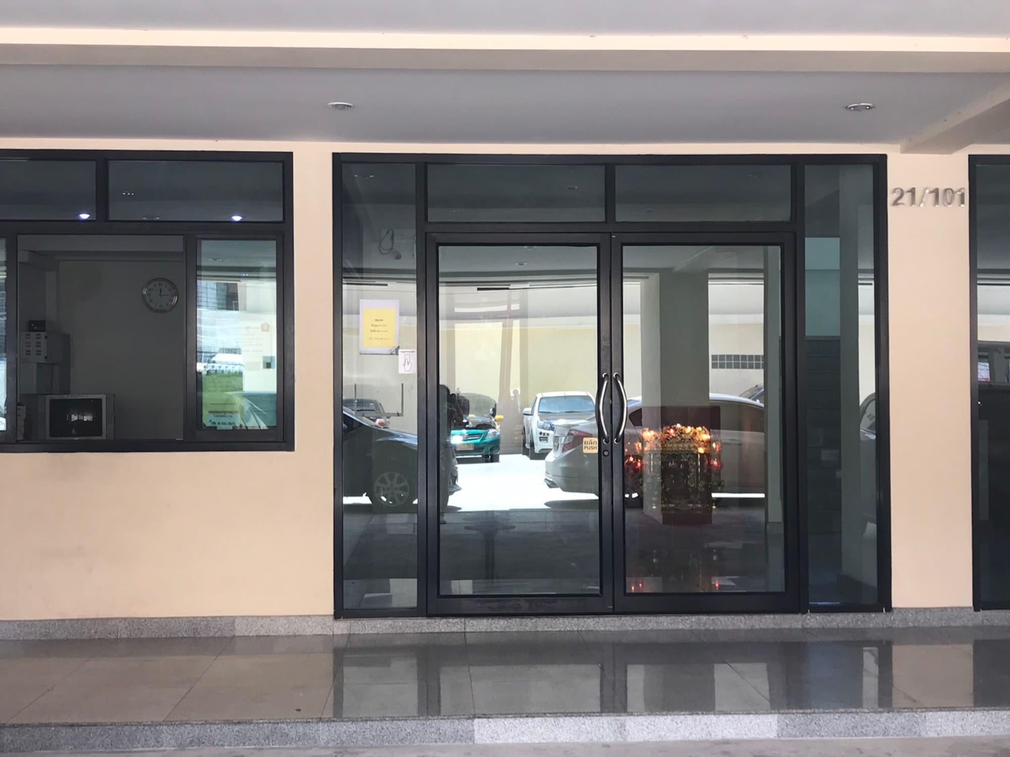 Vista Lobby Nonriver Place