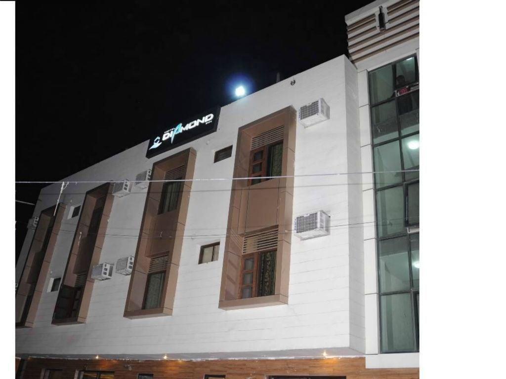 Varios Hotel Diamond inn