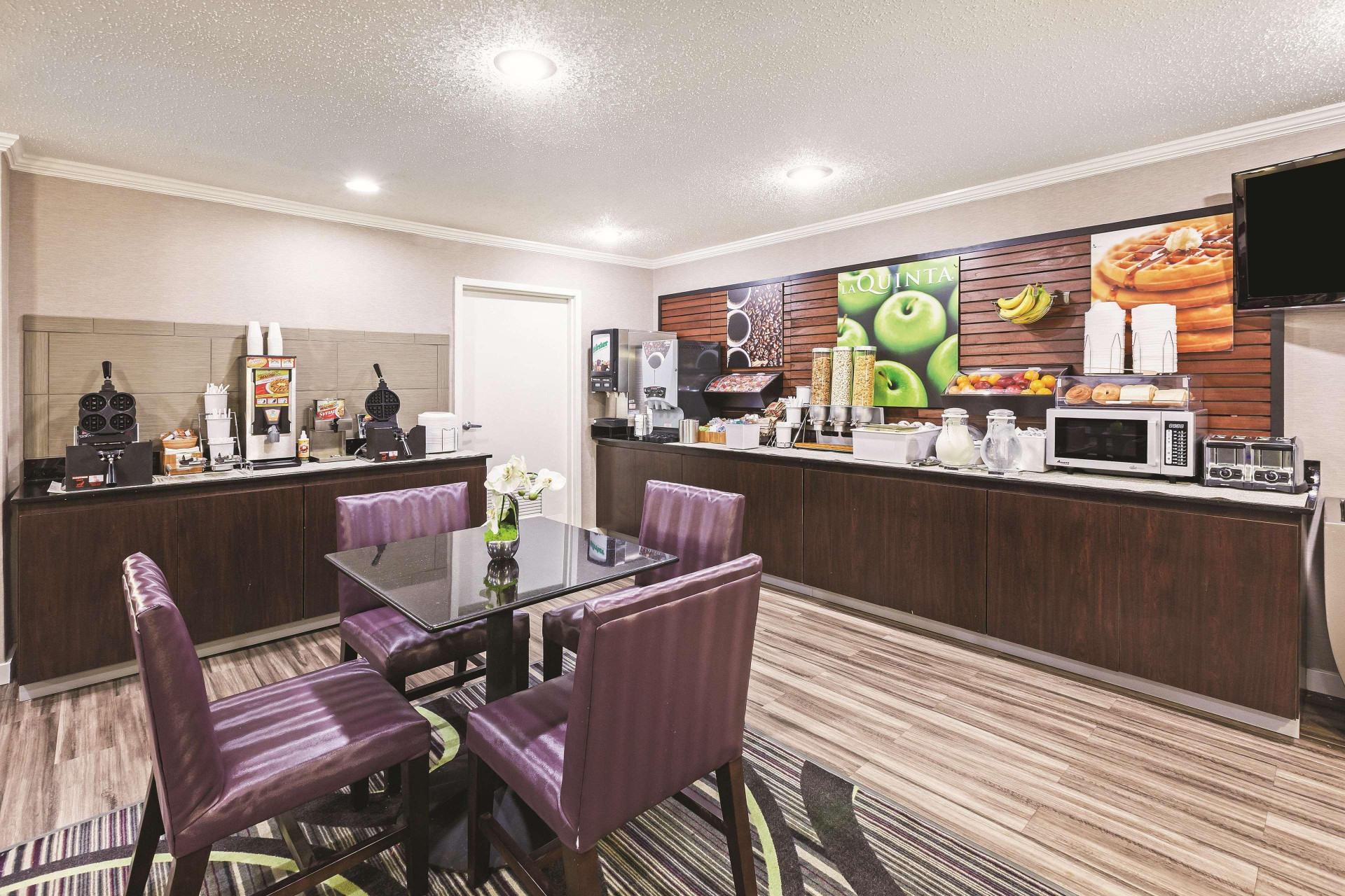 Restaurant La Quinta Inn & Suites by Wyndham N Little Rock-McCain Mall