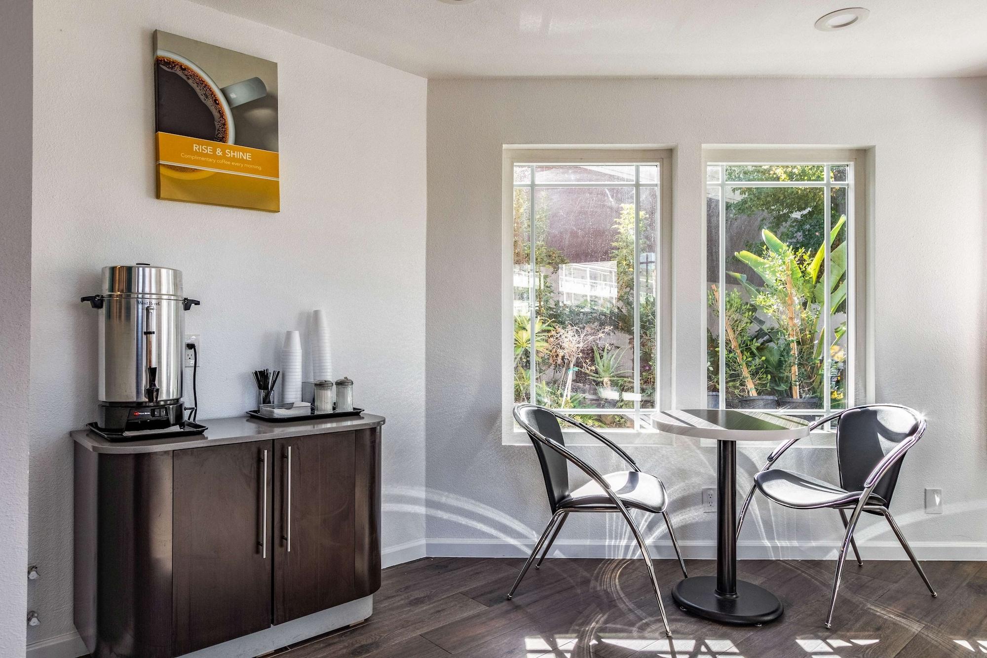 Bar/Salón Motel 6 Fountain Valley, CA - Huntington Beach Area