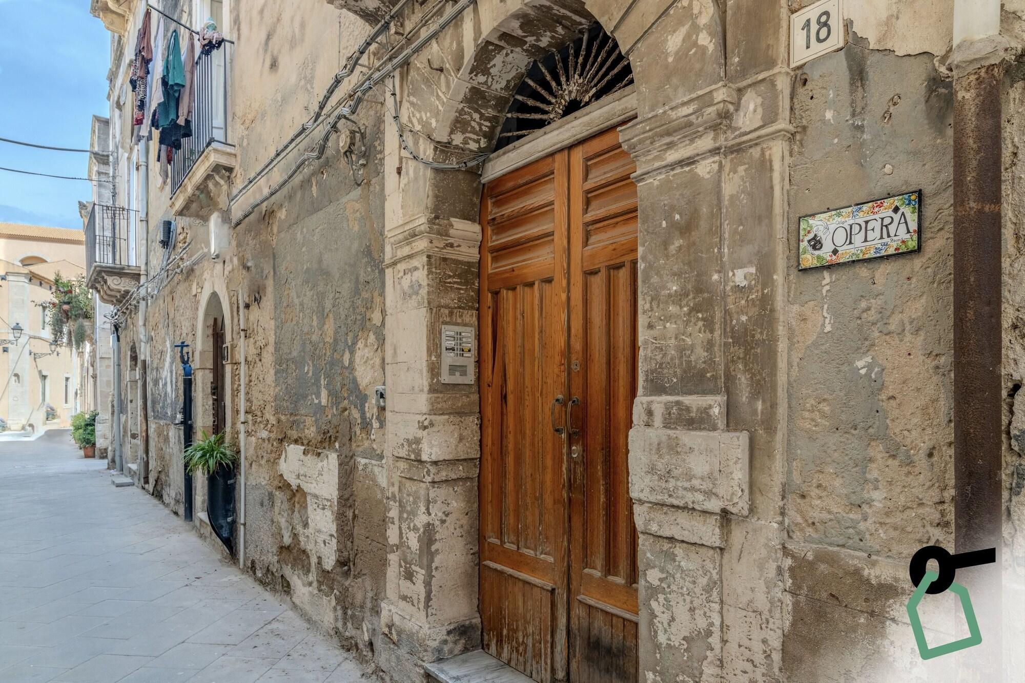 Vista Exterior Hotiday Ortigia Opera