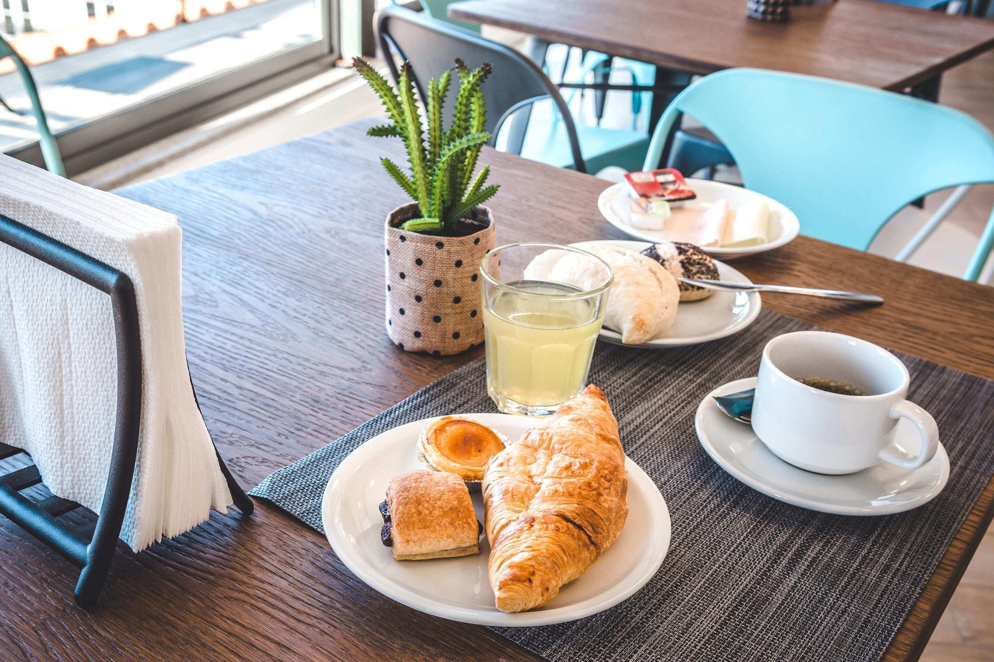 Restaurant In Barcelos Hostel & Guest House