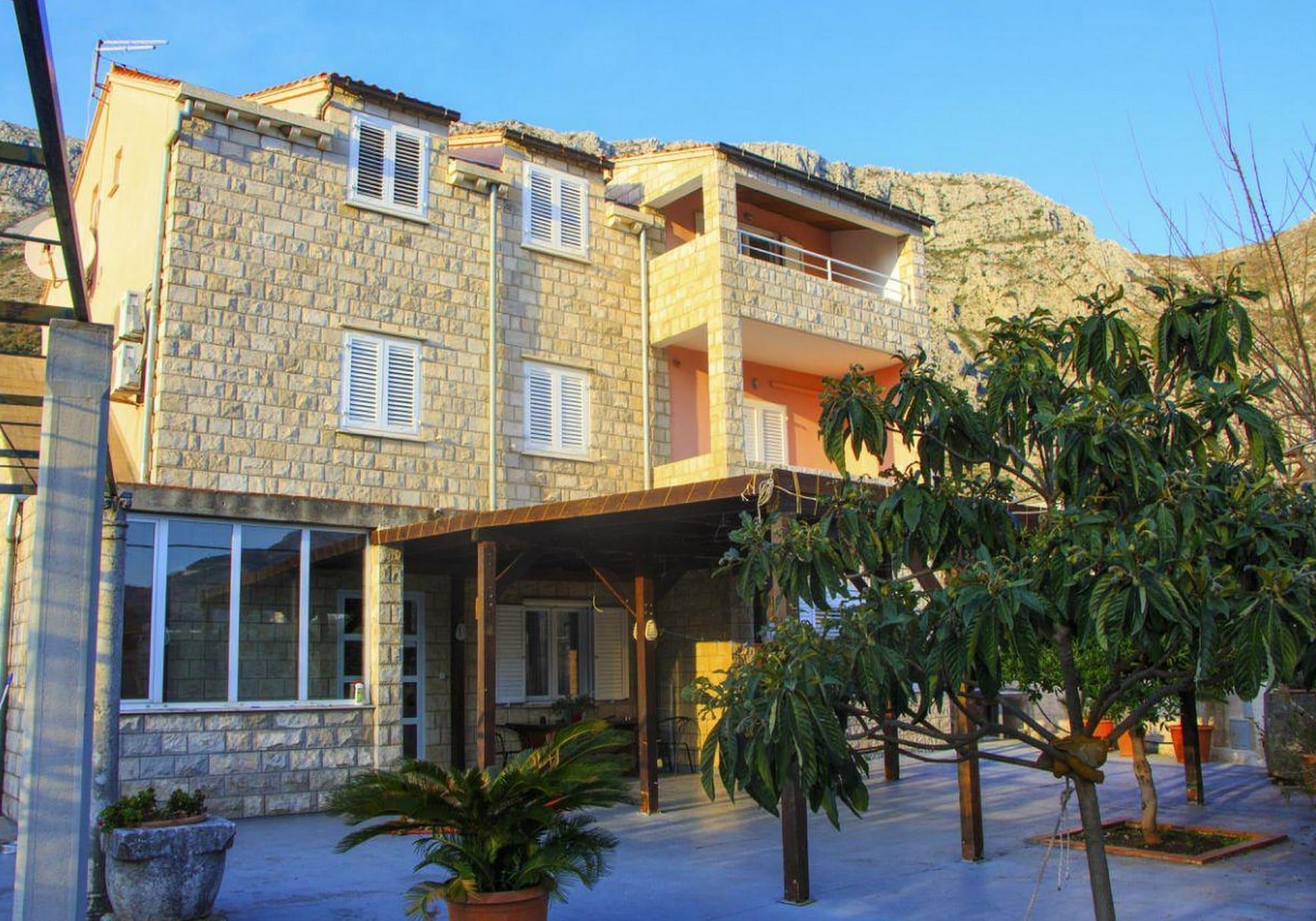 Vista Exterior Villa Konalic
