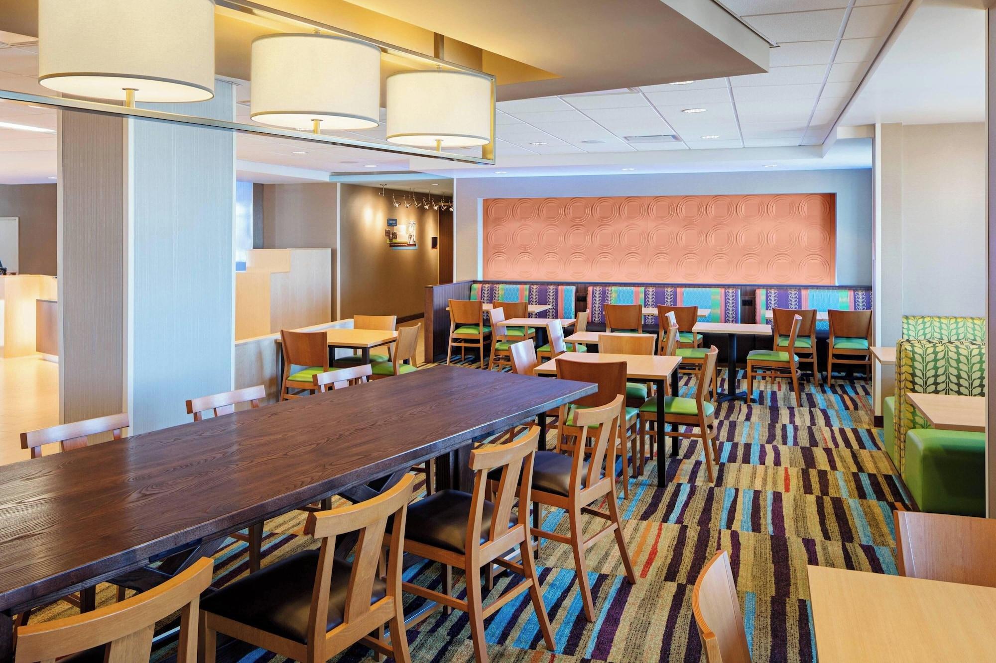 Restaurant Fairfield Inn & Suites by Marriott North Bergen