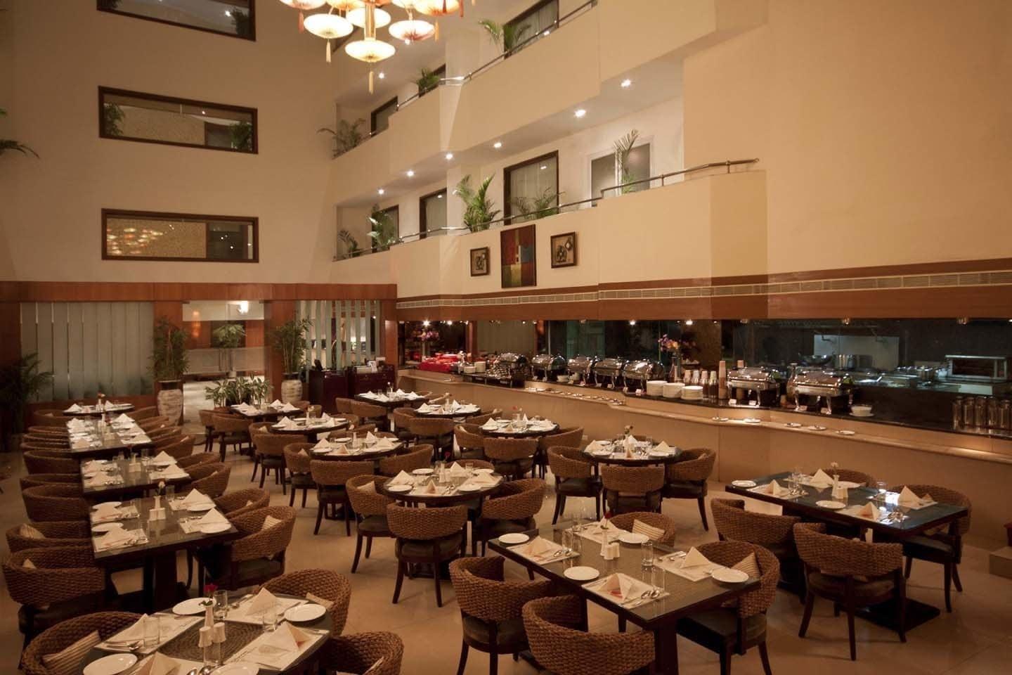 Restaurant Luminous One Continent
