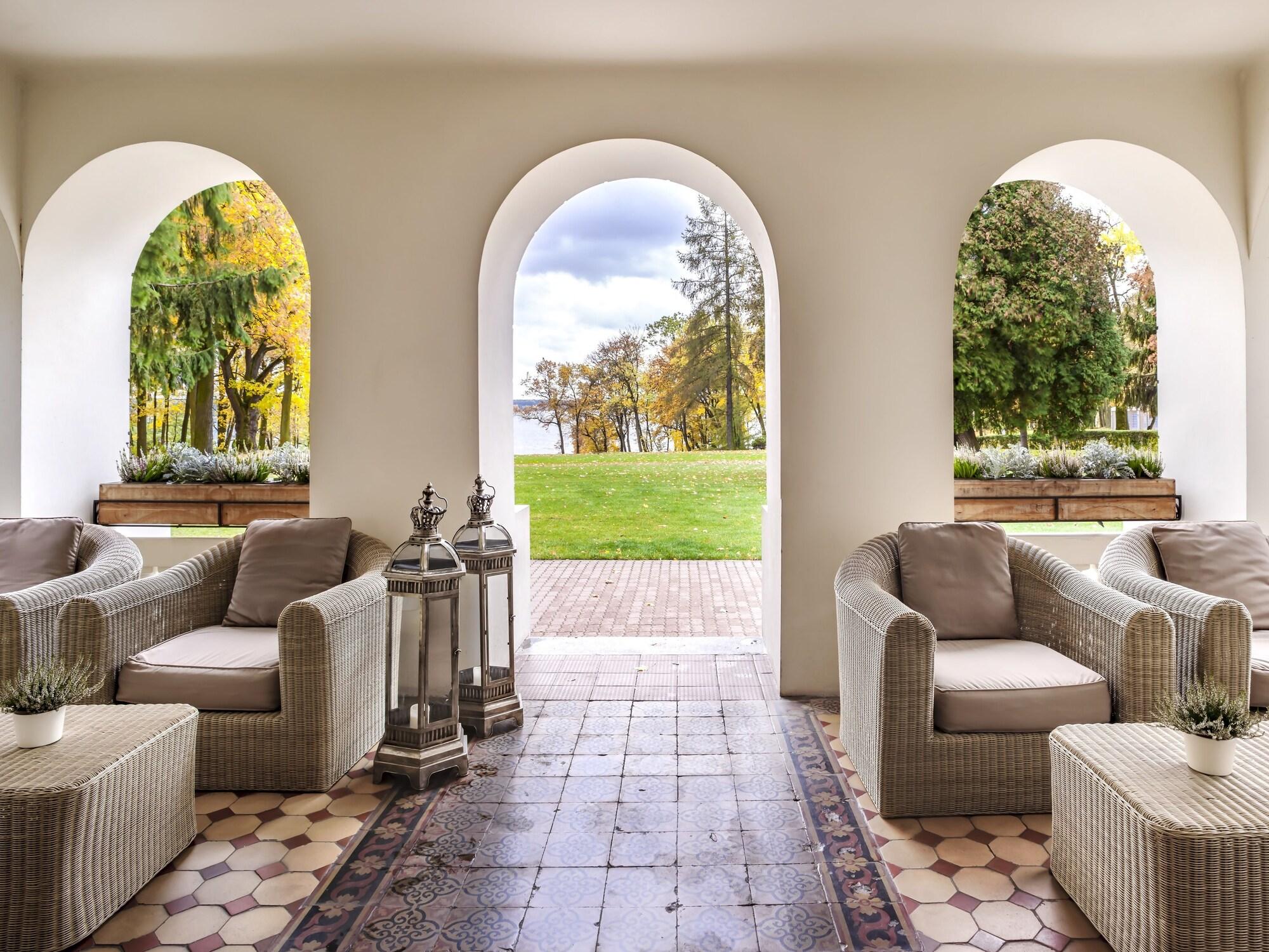 Vista Exterior Palac Zegrzynski