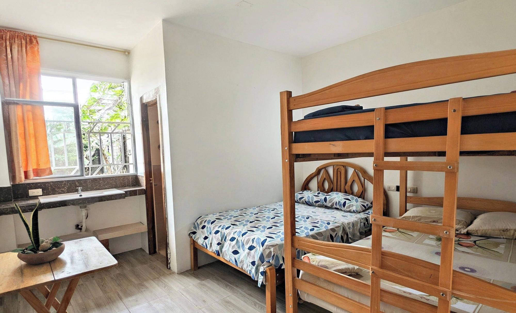 Habitación Cali hotel in Montanita beach