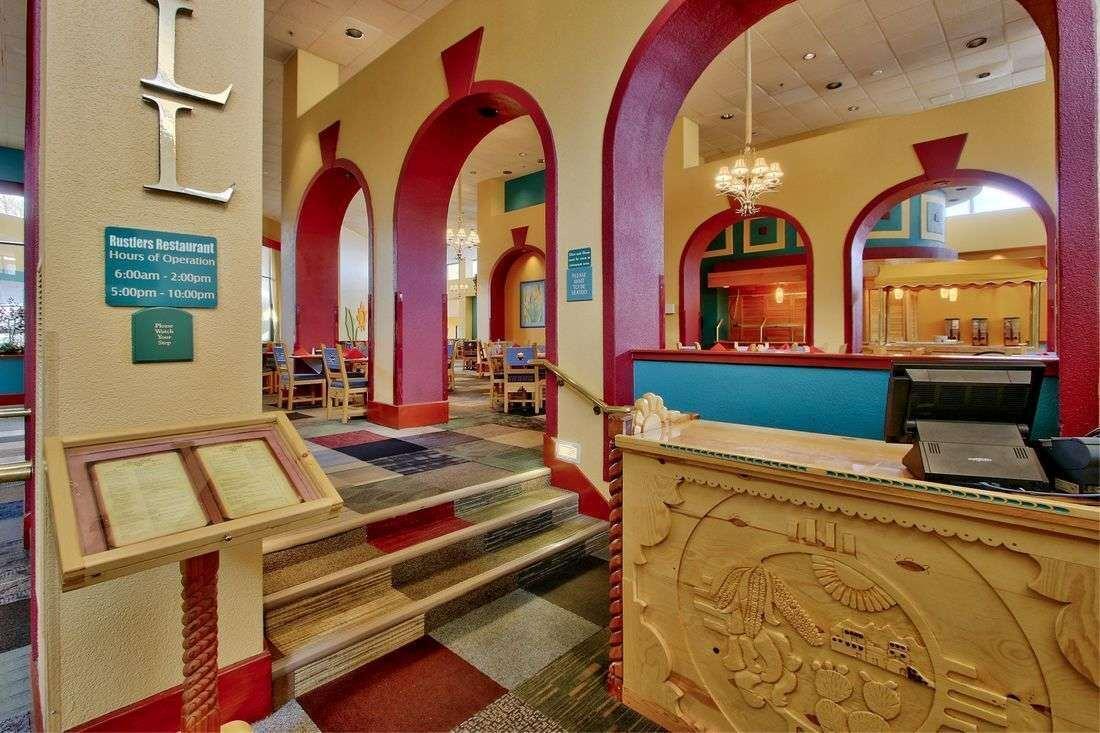 Restaurant Ramada Plaza by Wyndham Albuquerque Midtown