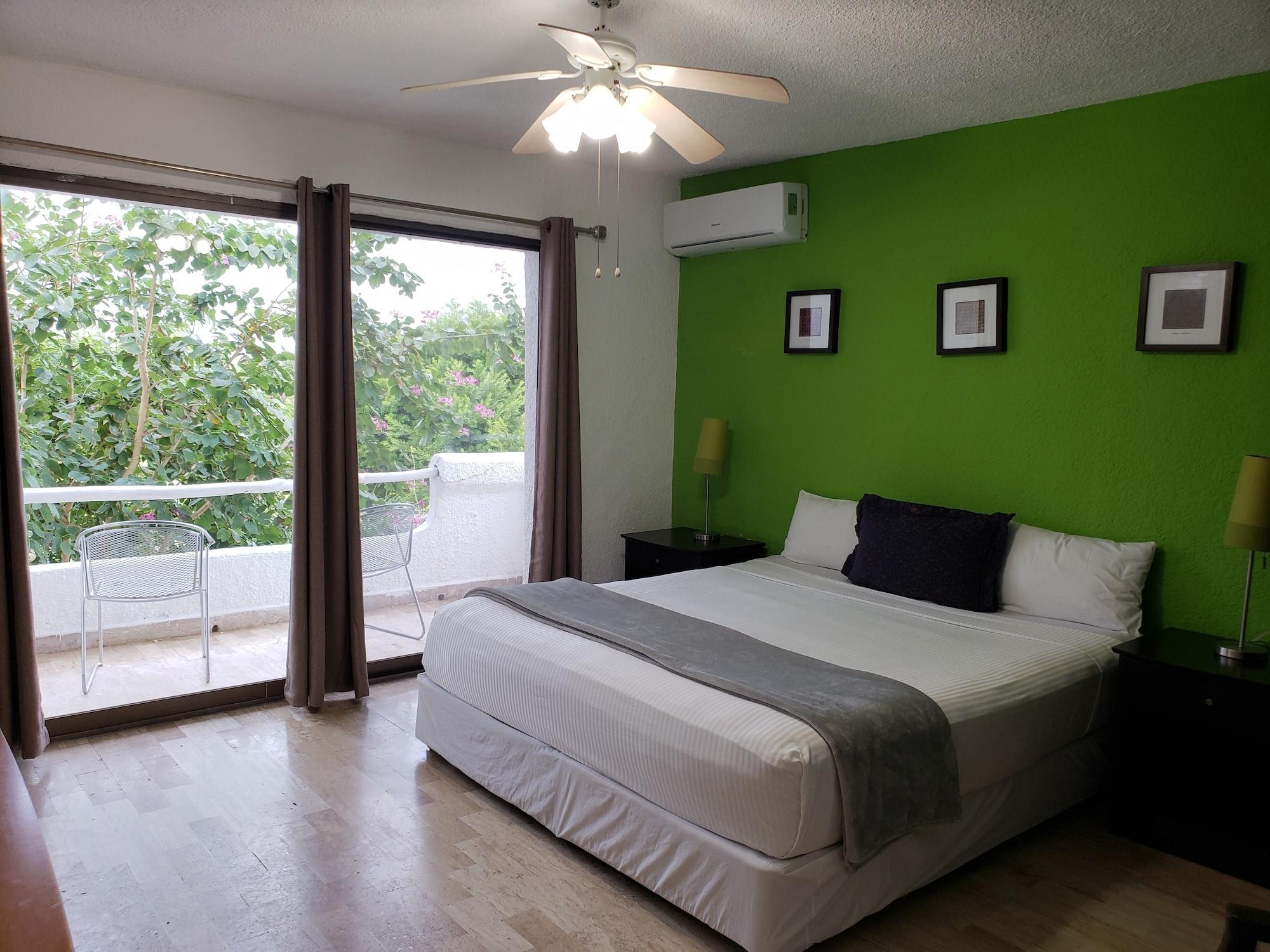 Varios Hotel Green 16