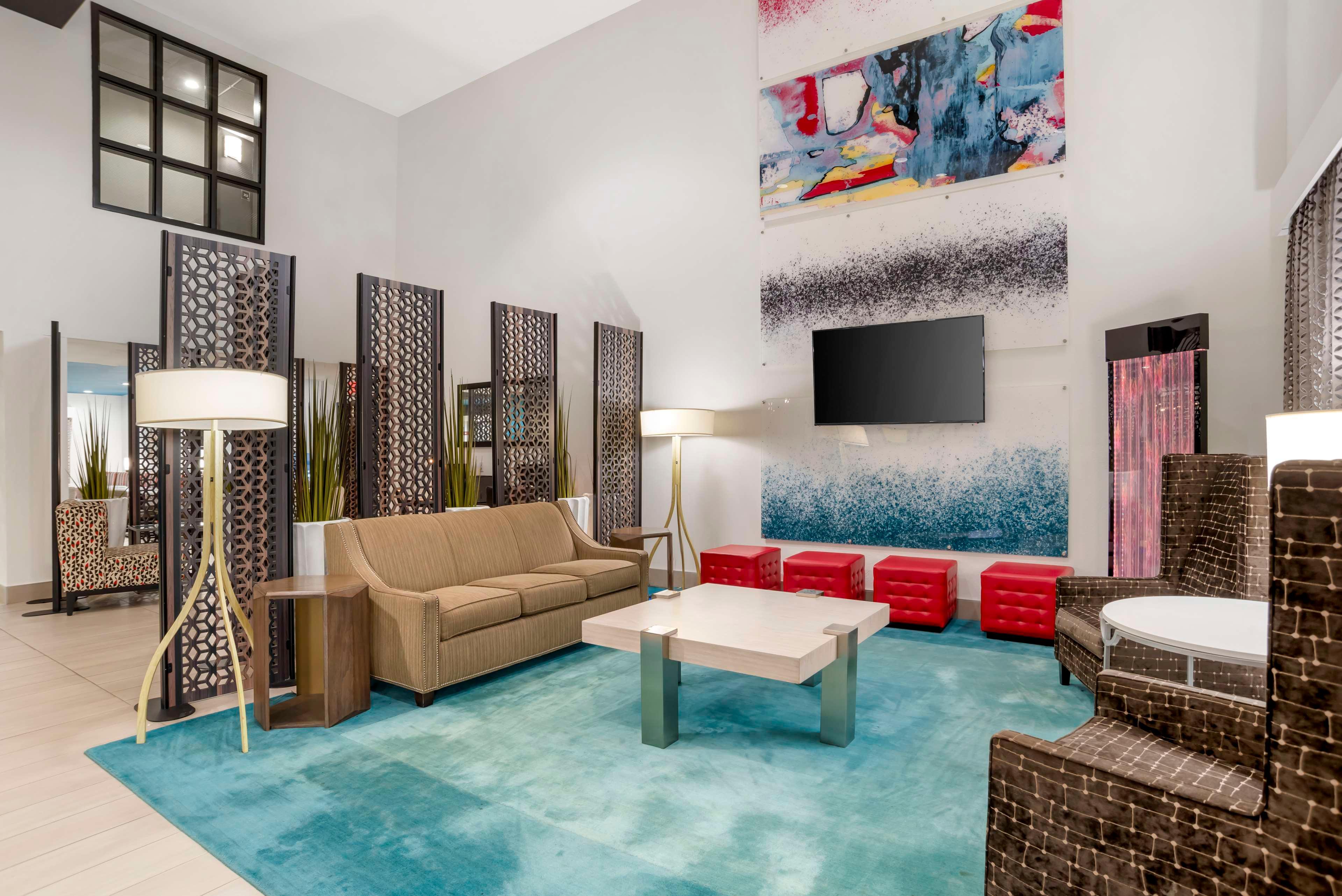 Vista Lobby Best Western Plus Daphne Inn & Suites