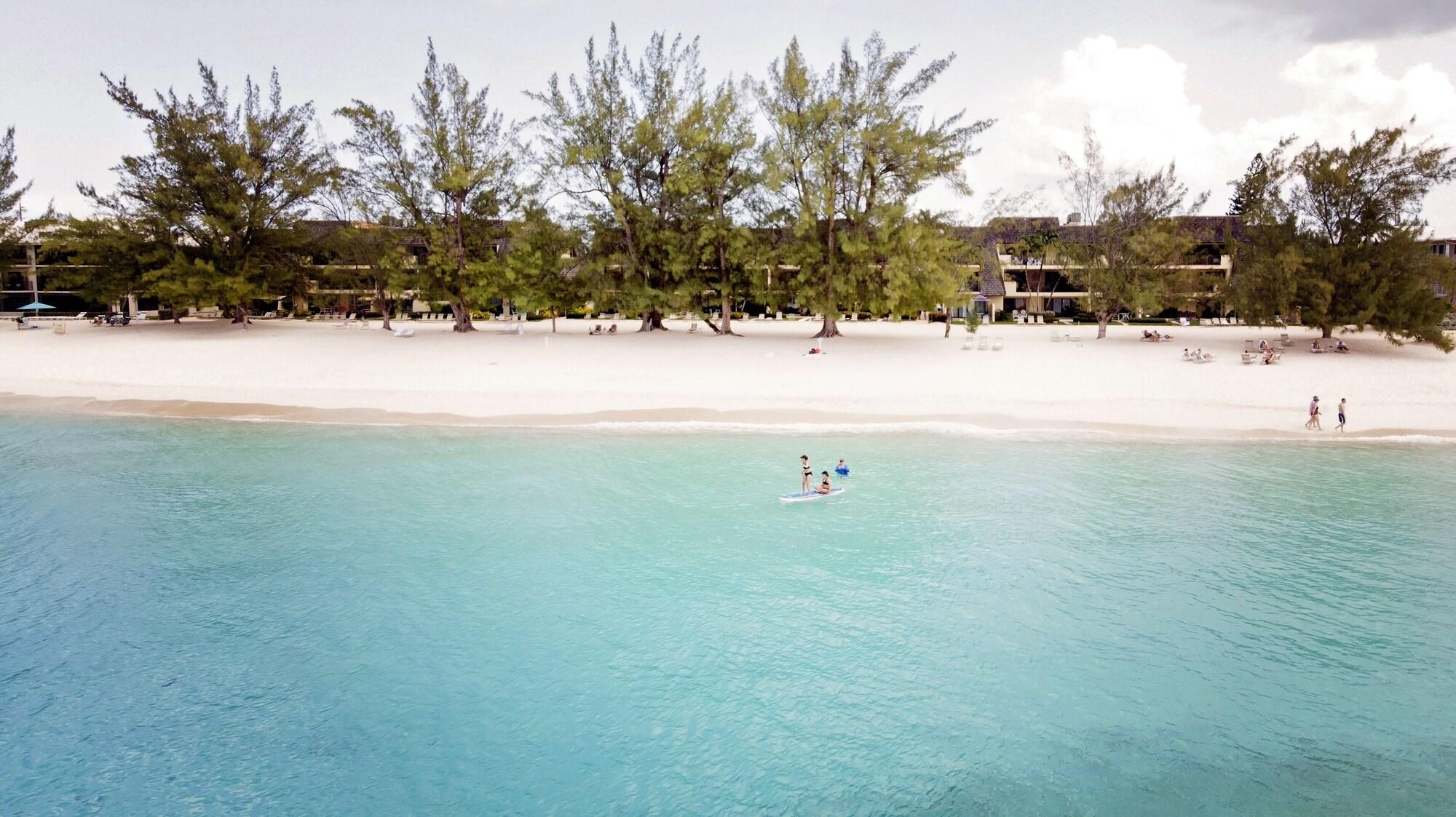 Varios The Islands Club